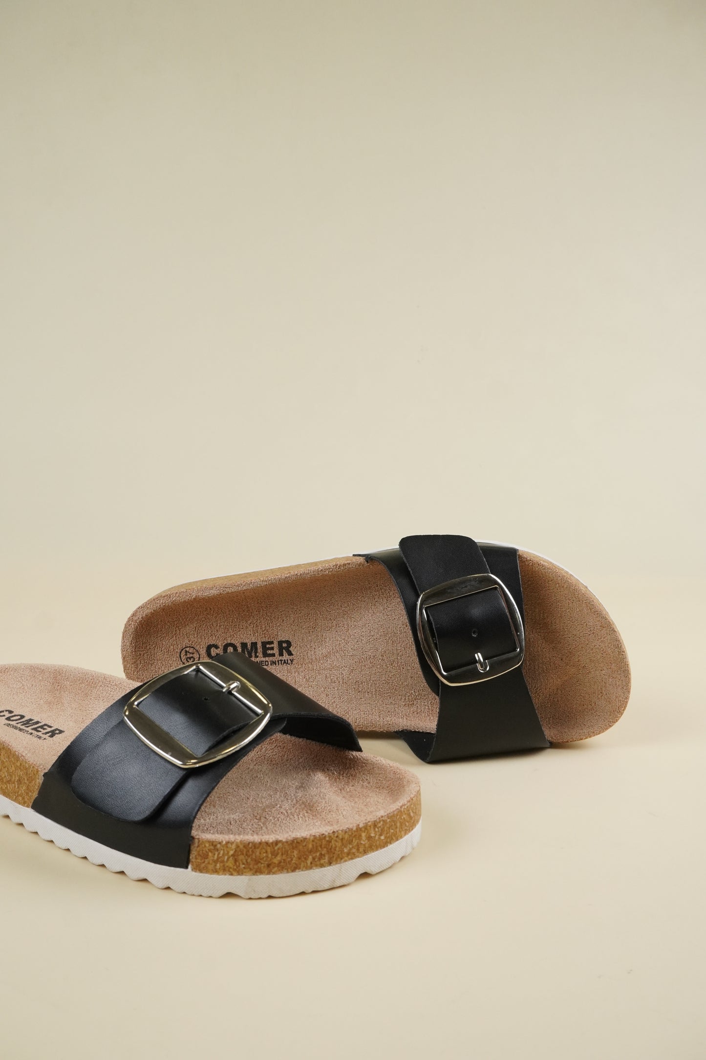 Single-Buckle Slippers - Black