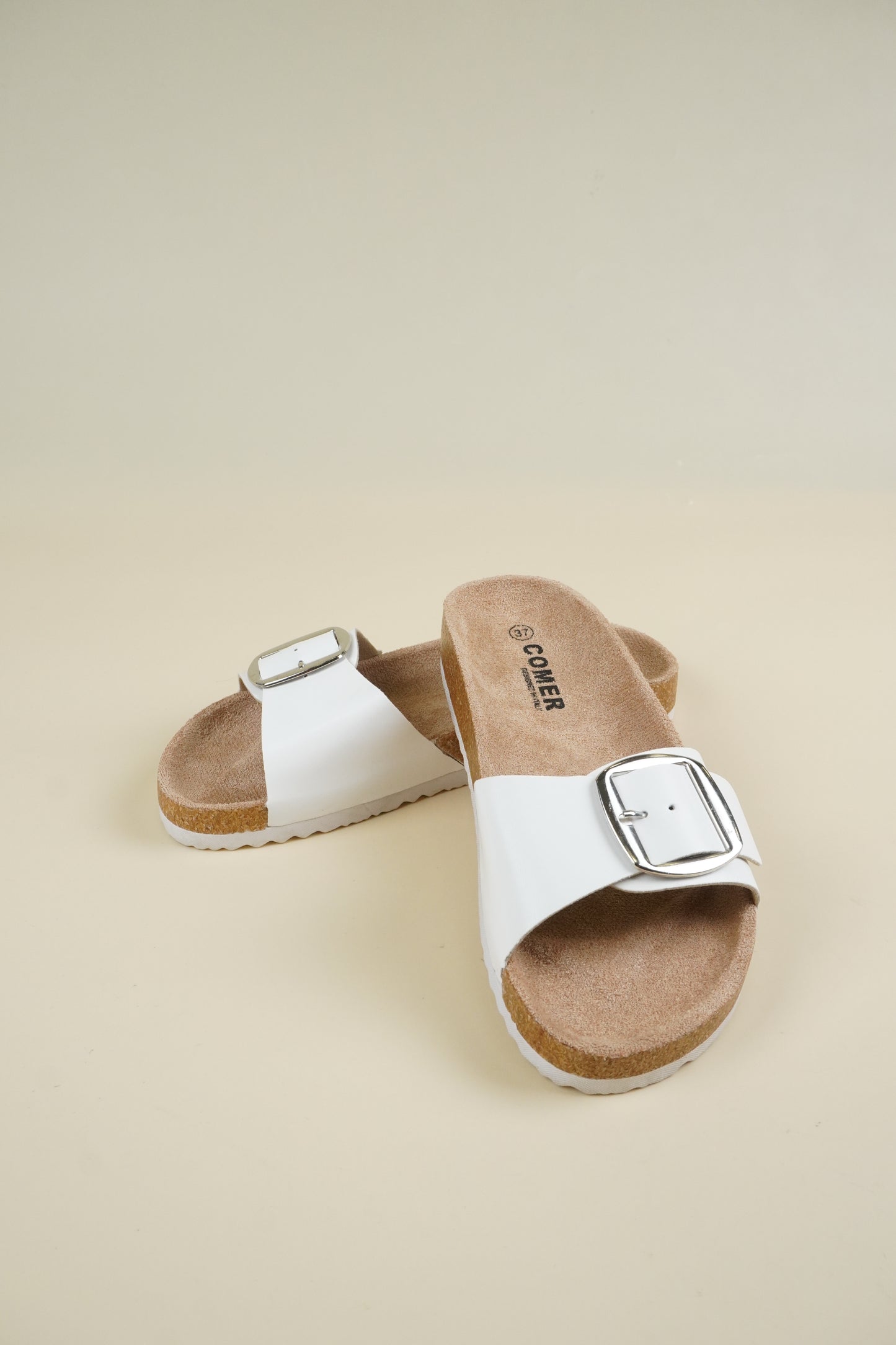 Single-Buckle Slippers - White