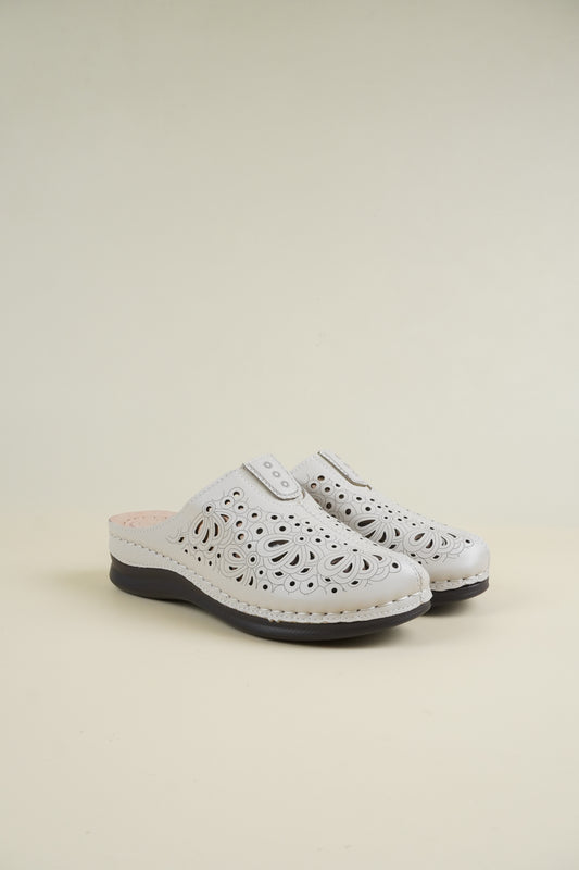 Wide-Fit Breathable Women's Slippers - Beige