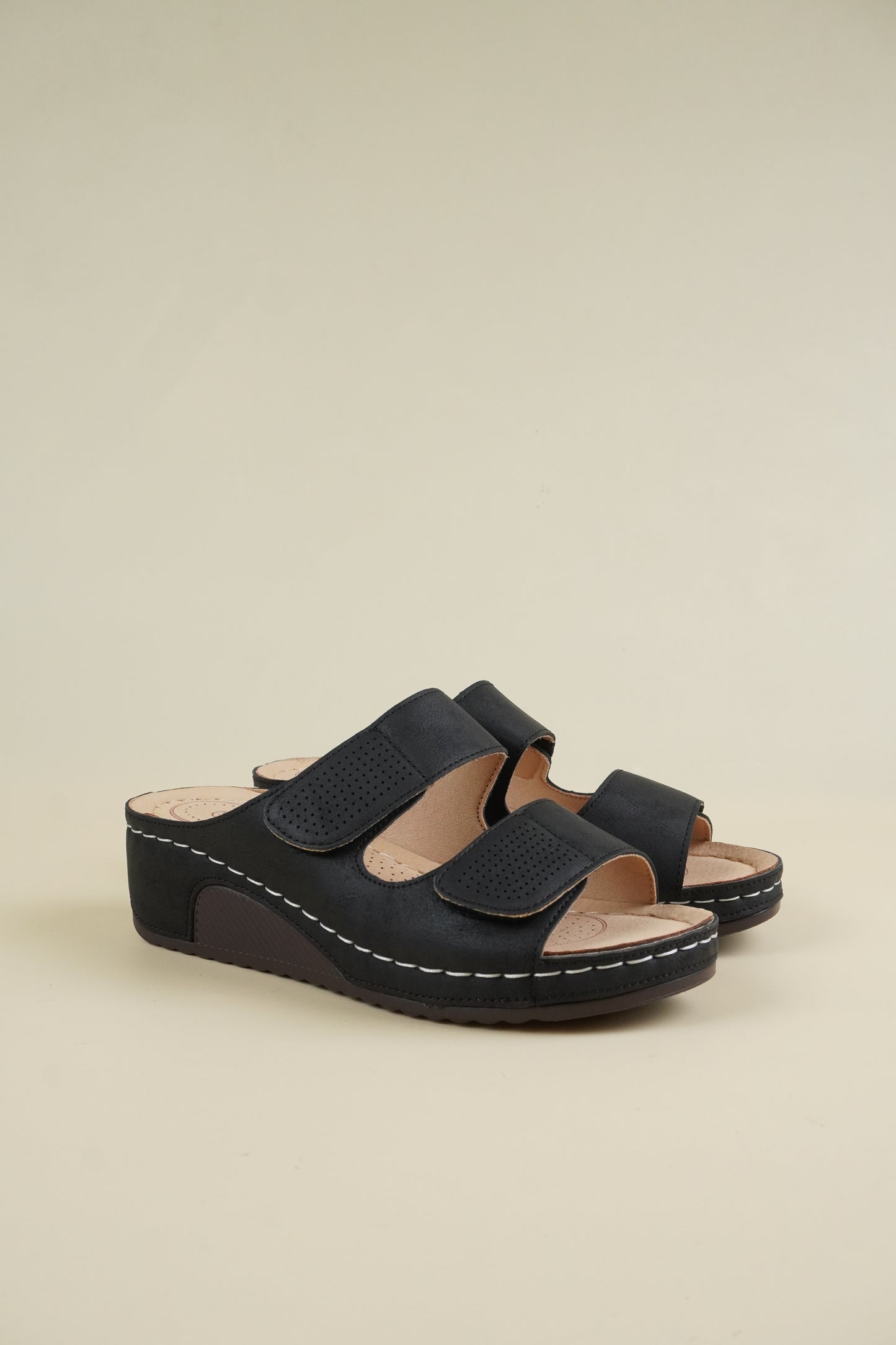 Open-Toe Wide-Fit Wedge Slippers - Black