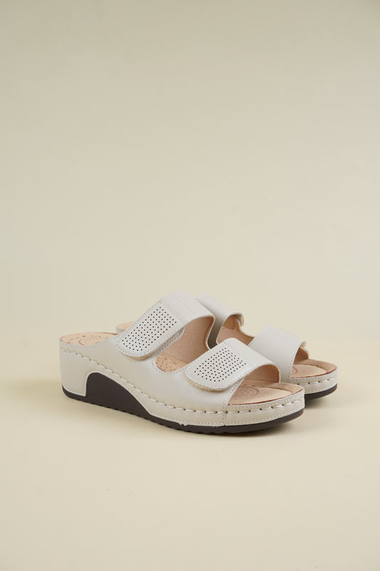 Open-Toe Wide-Fit Wedge Slippers - Beige