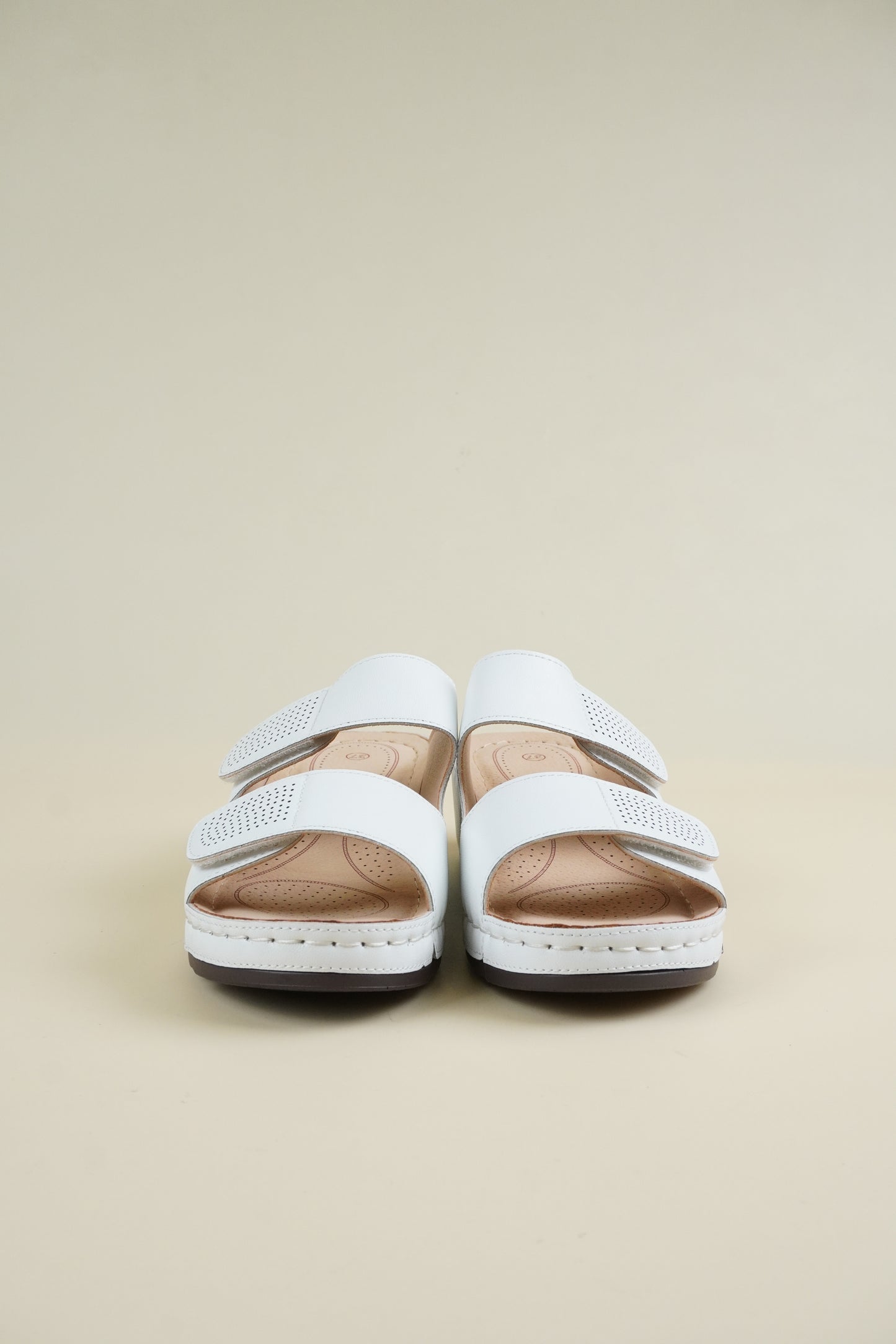 Open-Toe Wide-Fit Wedge Slippers - White