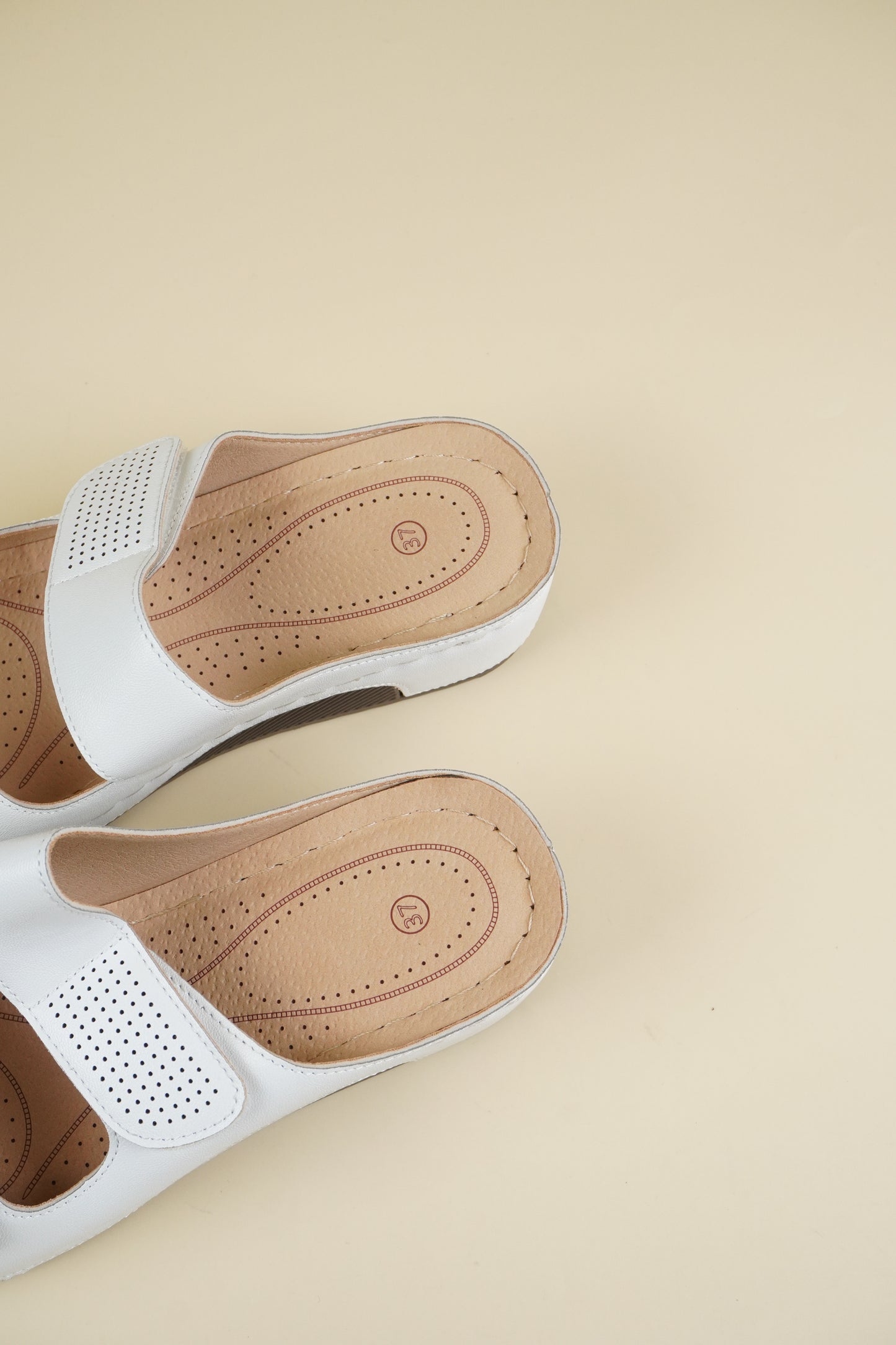 Open-Toe Wide-Fit Wedge Slippers - White