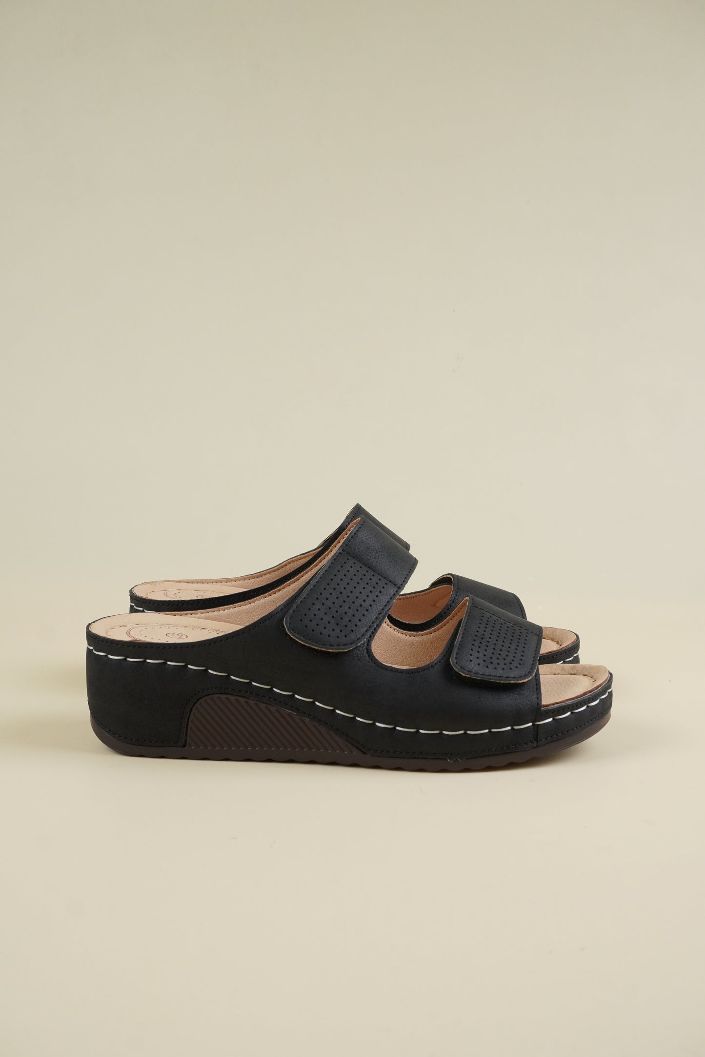 Open-Toe Wide-Fit Wedge Slippers - Black