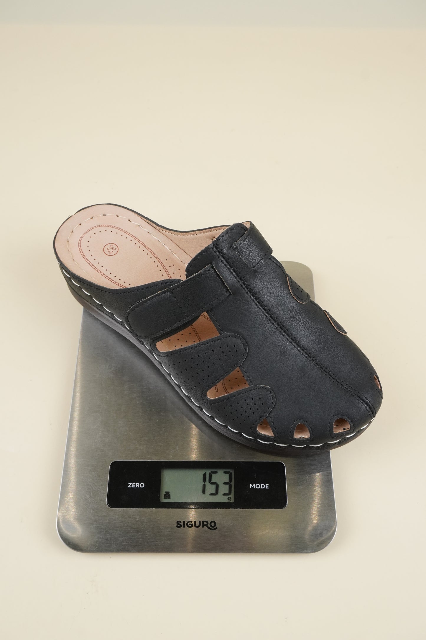 Wide-Fit Round-Toe Breathable Women's Slippers - Black