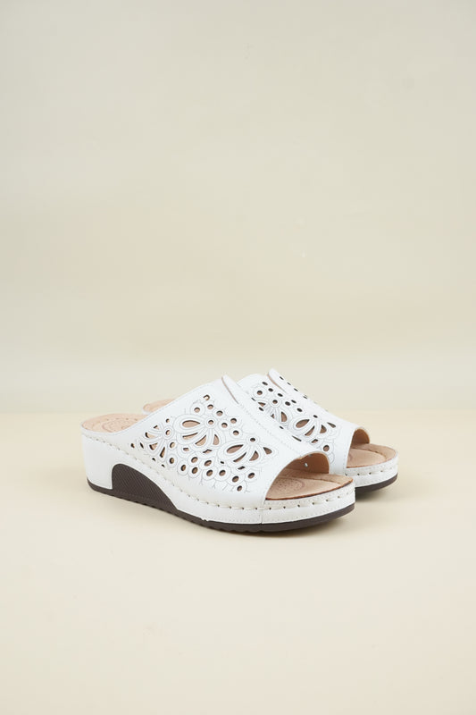 Open-Toe Wide-Fit Slippers - White