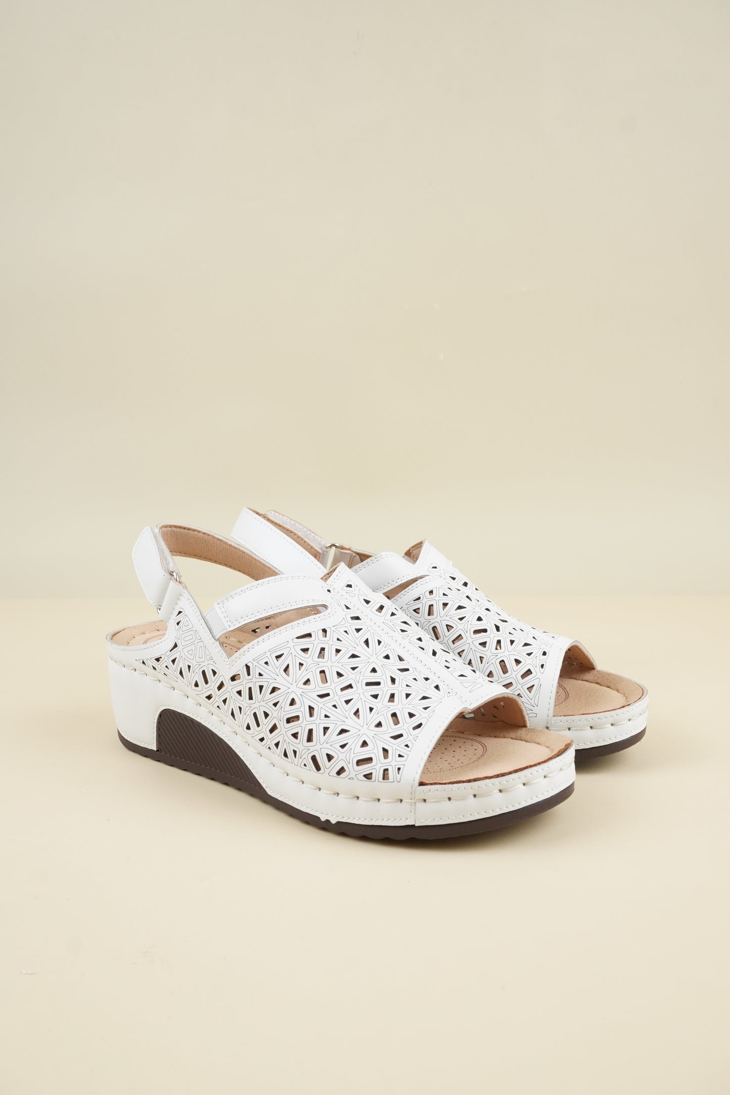 Open-Toe Wide-Fit Sandals - White