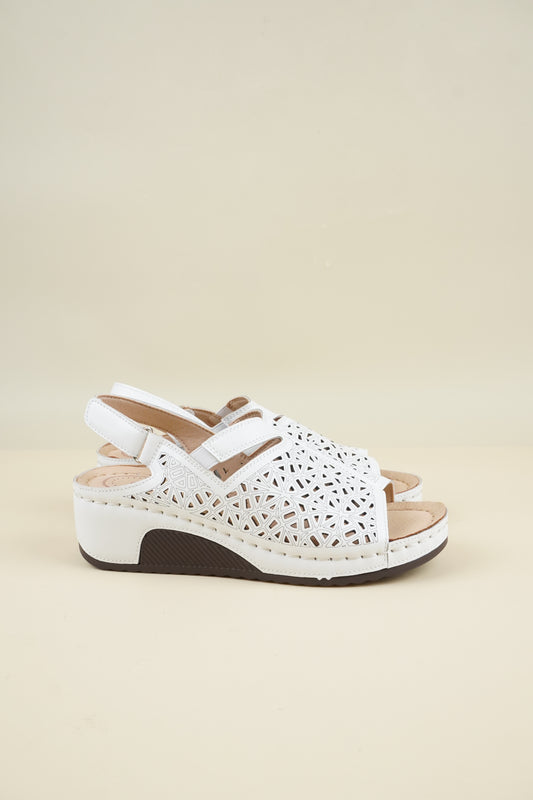 Open-Toe Wide-Fit Sandals - White