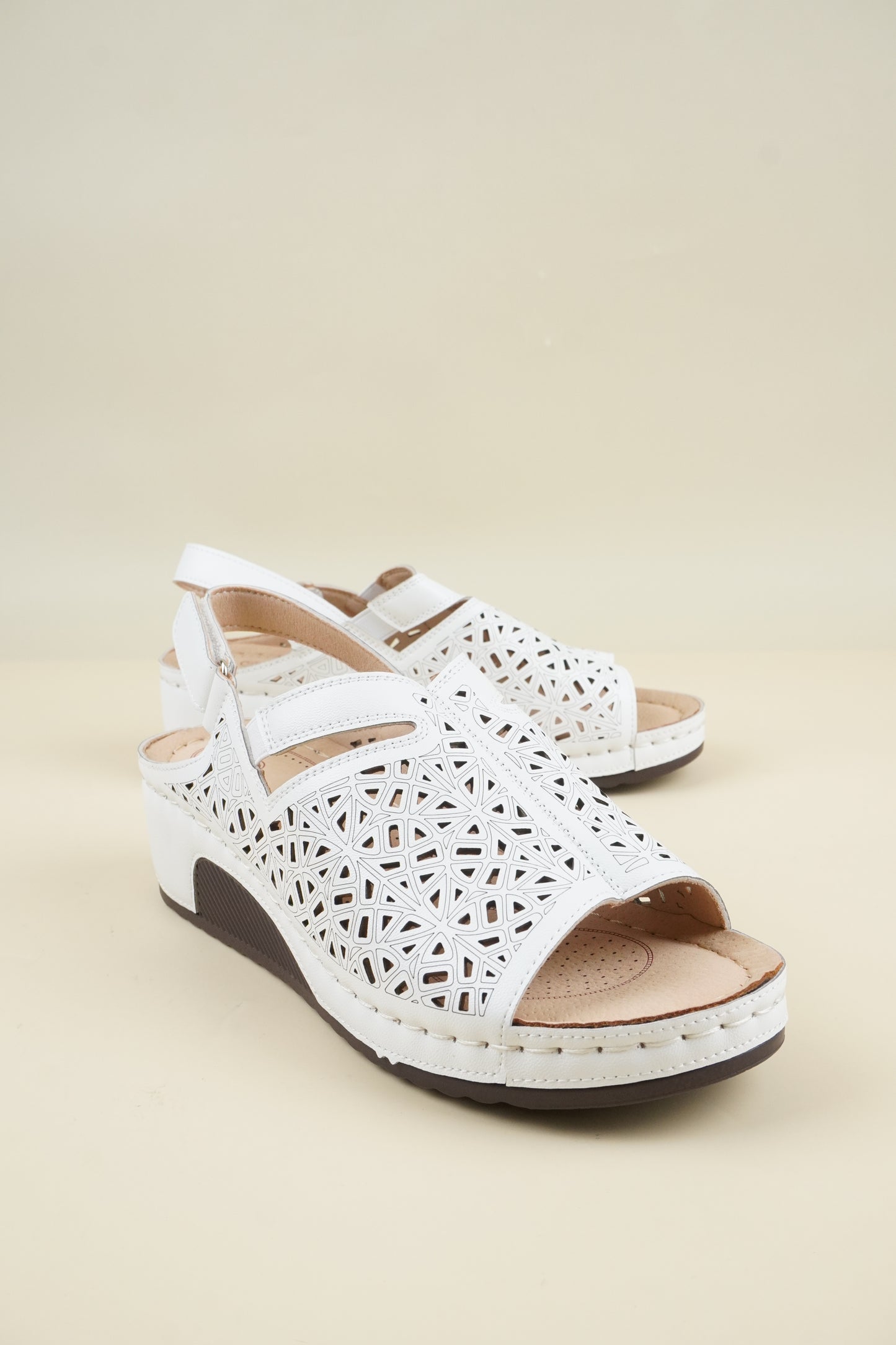 Open-Toe Wide-Fit Sandals - White