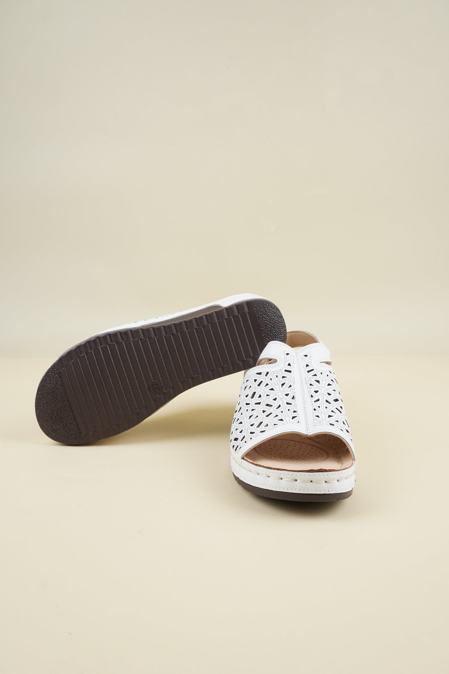 Open-Toe Wide-Fit Sandals - White