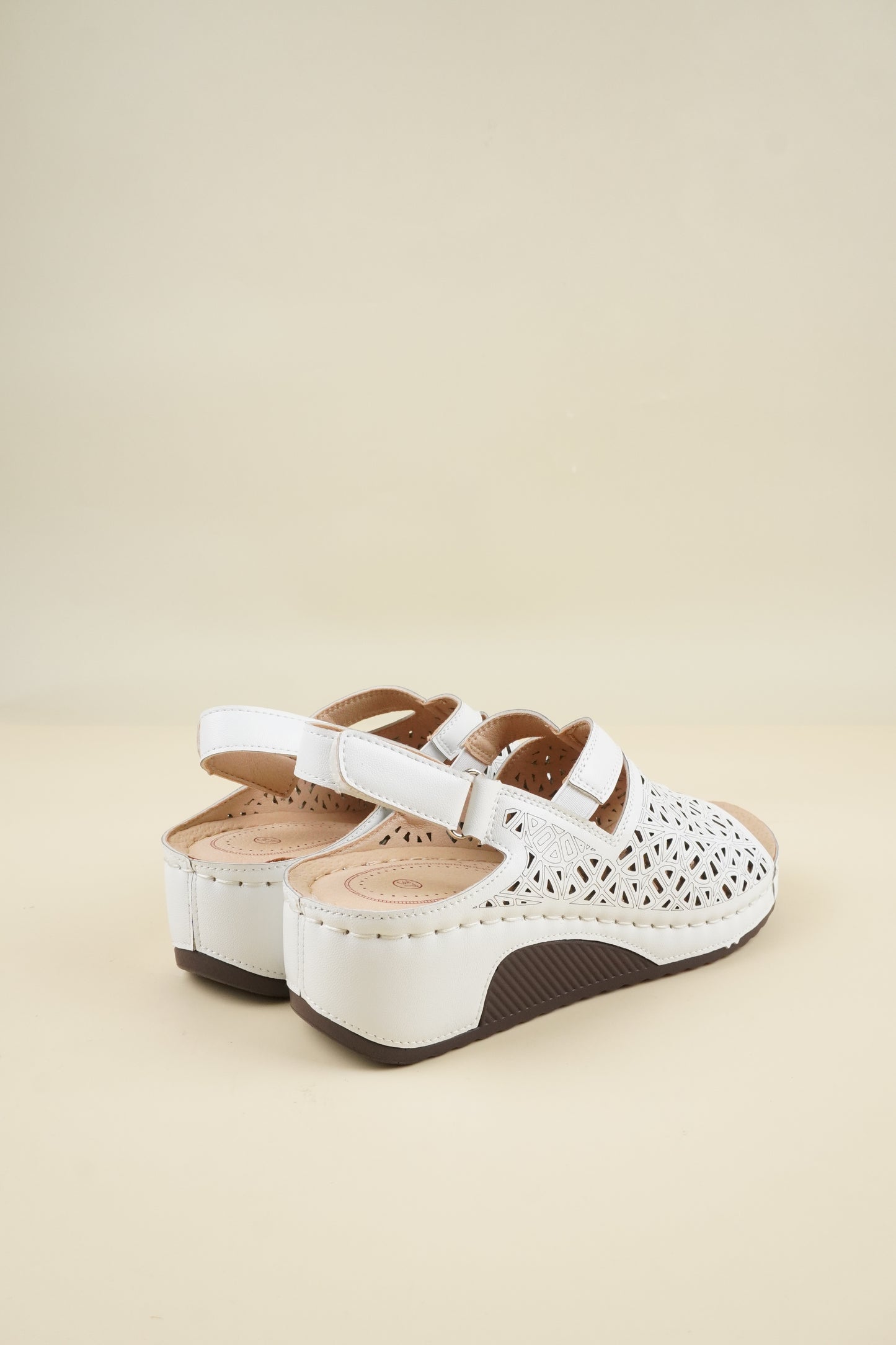 Open-Toe Wide-Fit Sandals - White