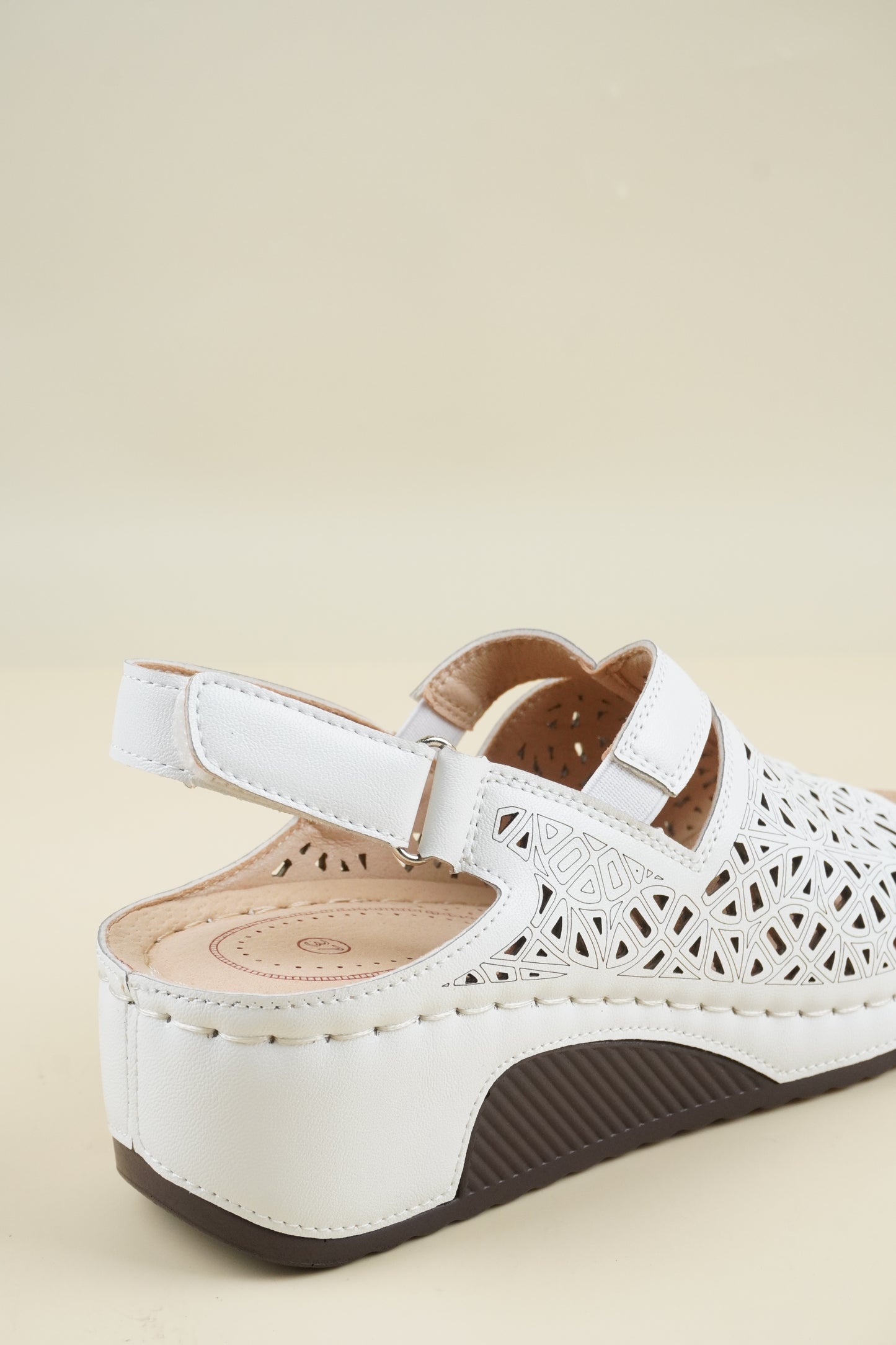Open-Toe Wide-Fit Sandals - White