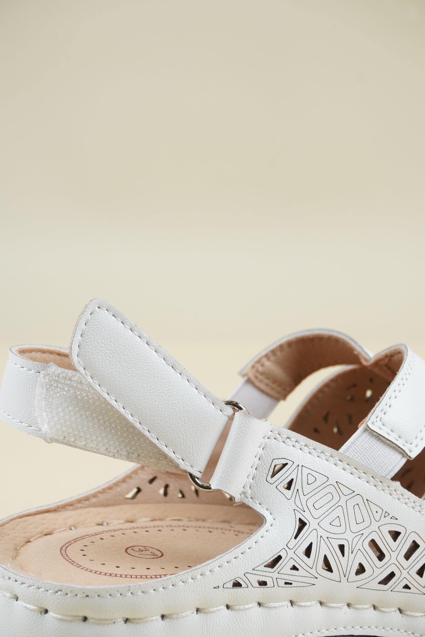 Open-Toe Wide-Fit Sandals - White