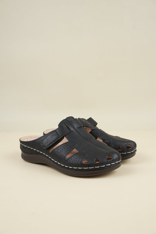 Wide-Fit Round-Toe Breathable Women's Slippers - Black