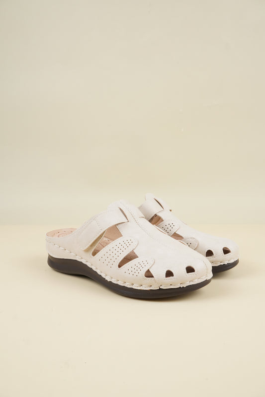 Wide-Fit Round-Toe Breathable Women's Slippers - Beige