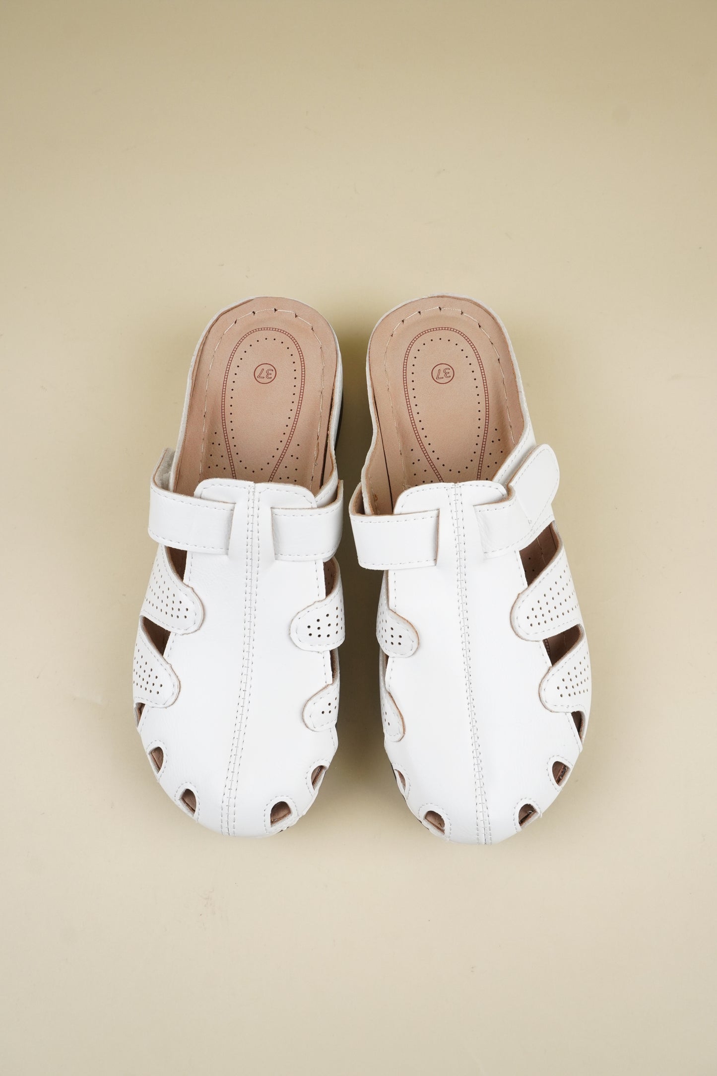 Wide-Fit Round-Toe Breathable Women's Slippers - White