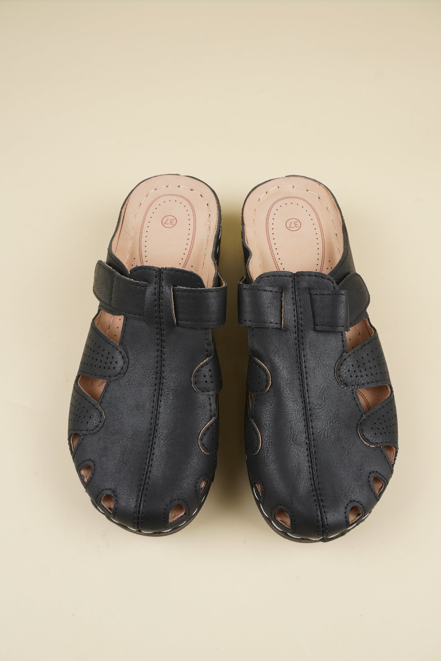 Wide-Fit Round-Toe Breathable Women's Slippers - Black