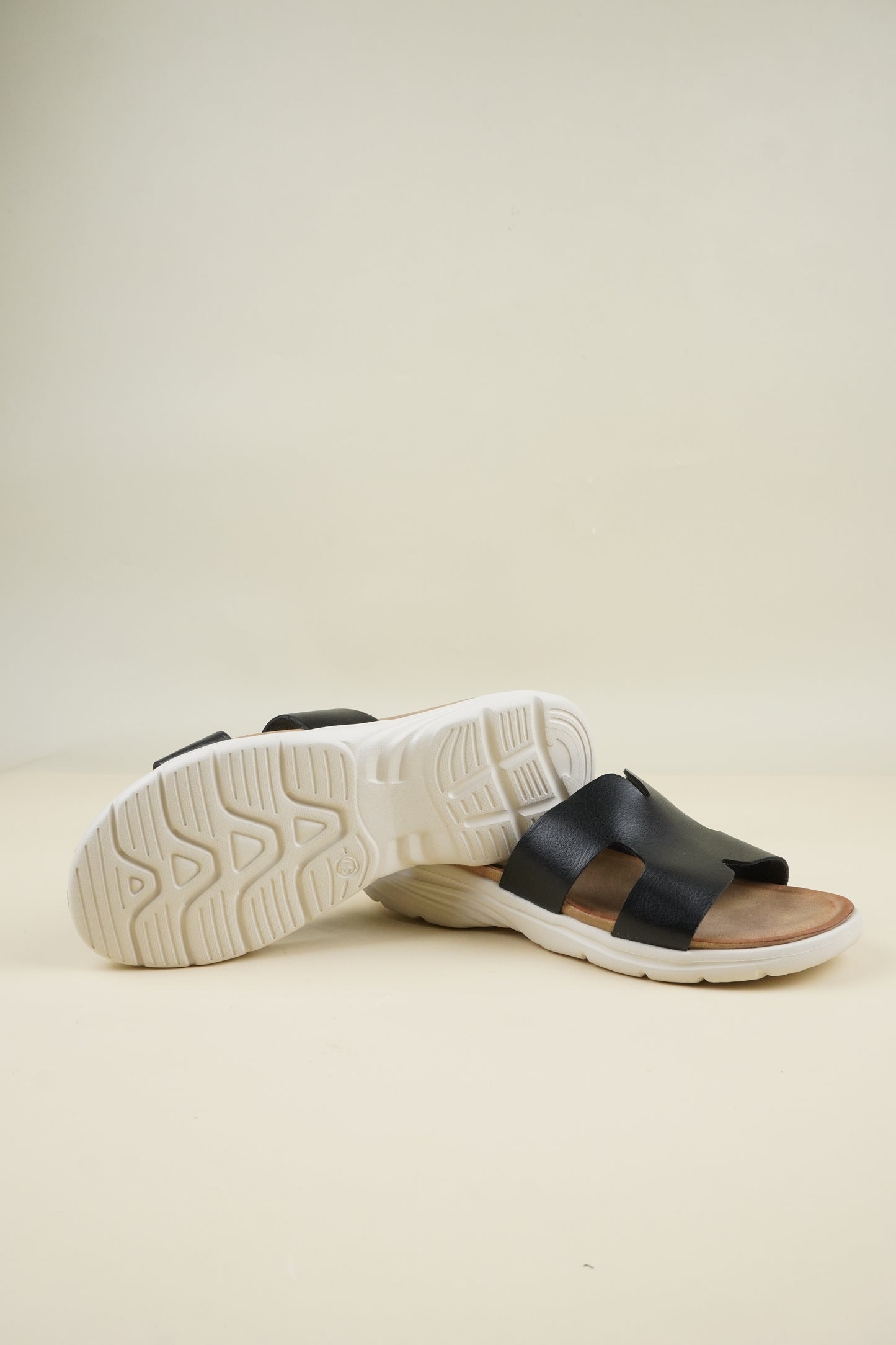 H Slippers - Black