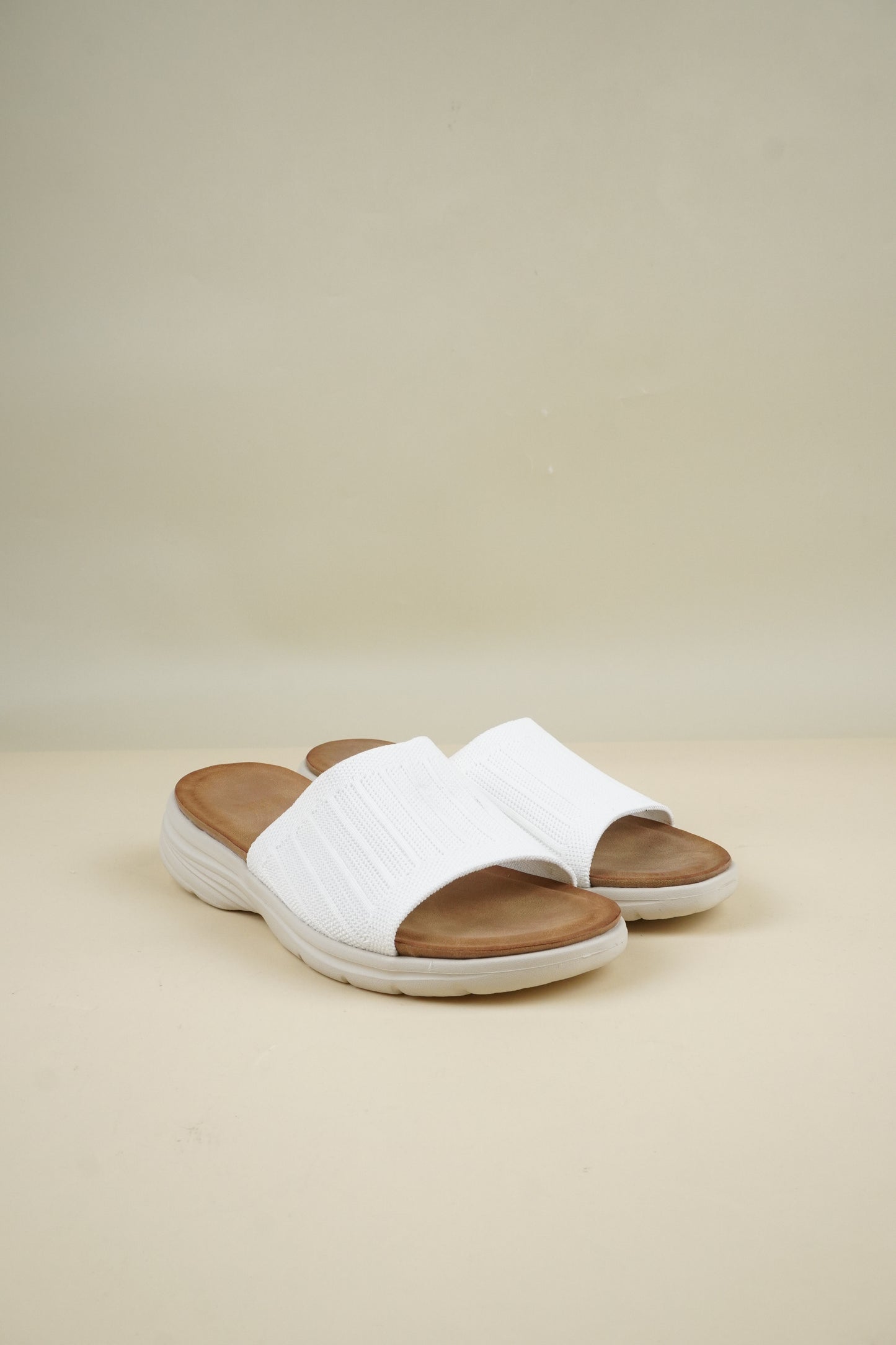 Fabric Light Weight Slippers - White