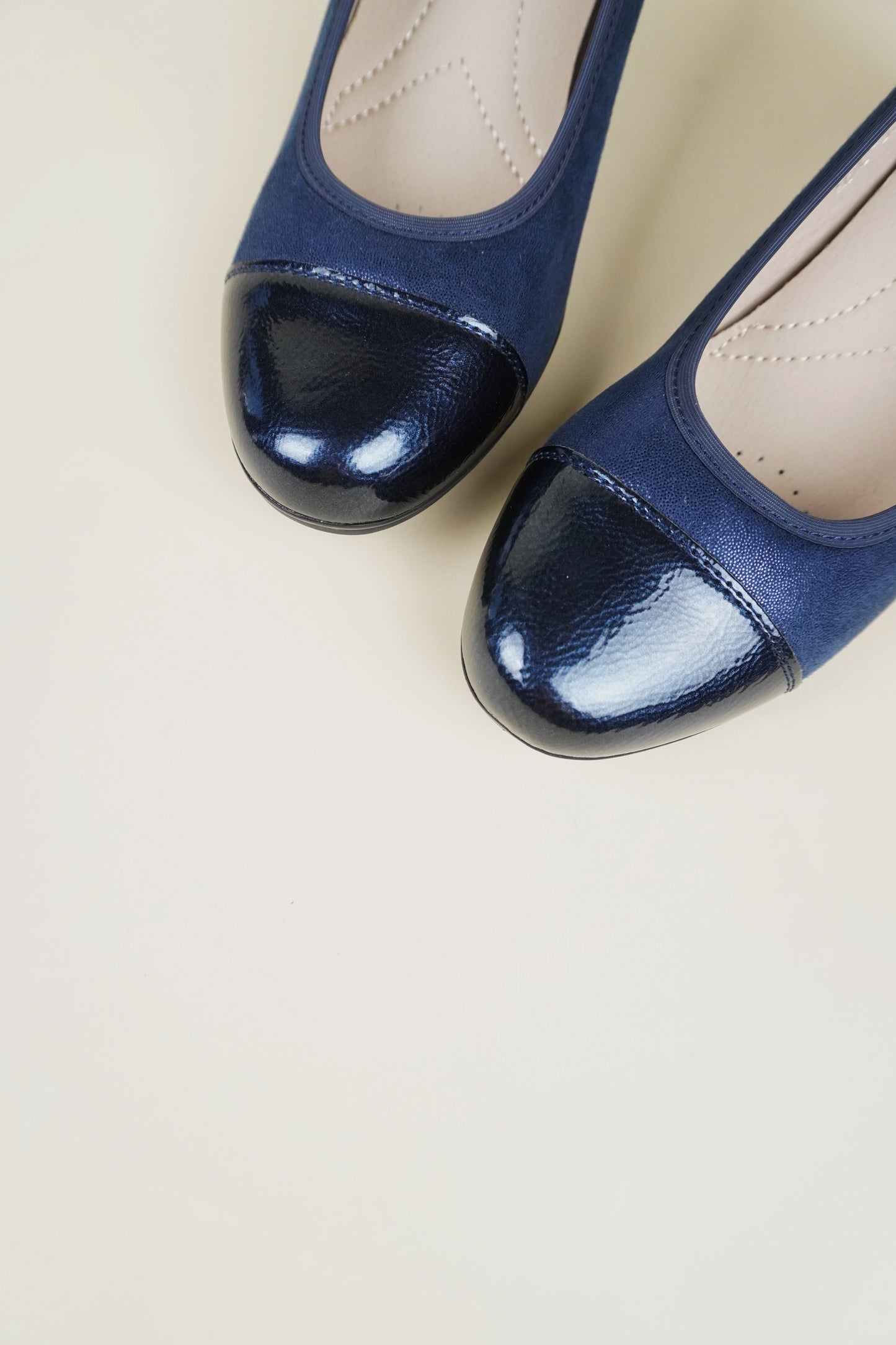 Ladies' Round Toe Pumps Low Heel - Blue