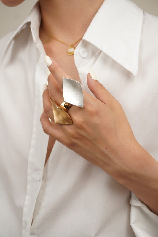 Hullámos Téglalap Alakú Matt Gyűrű - Rózsa Arany