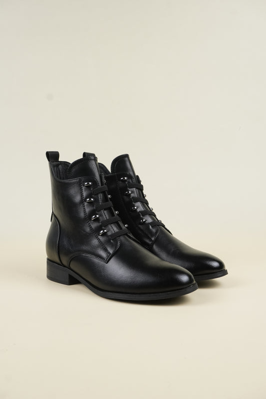 Women's Flat Heel Ankle Boots - Black