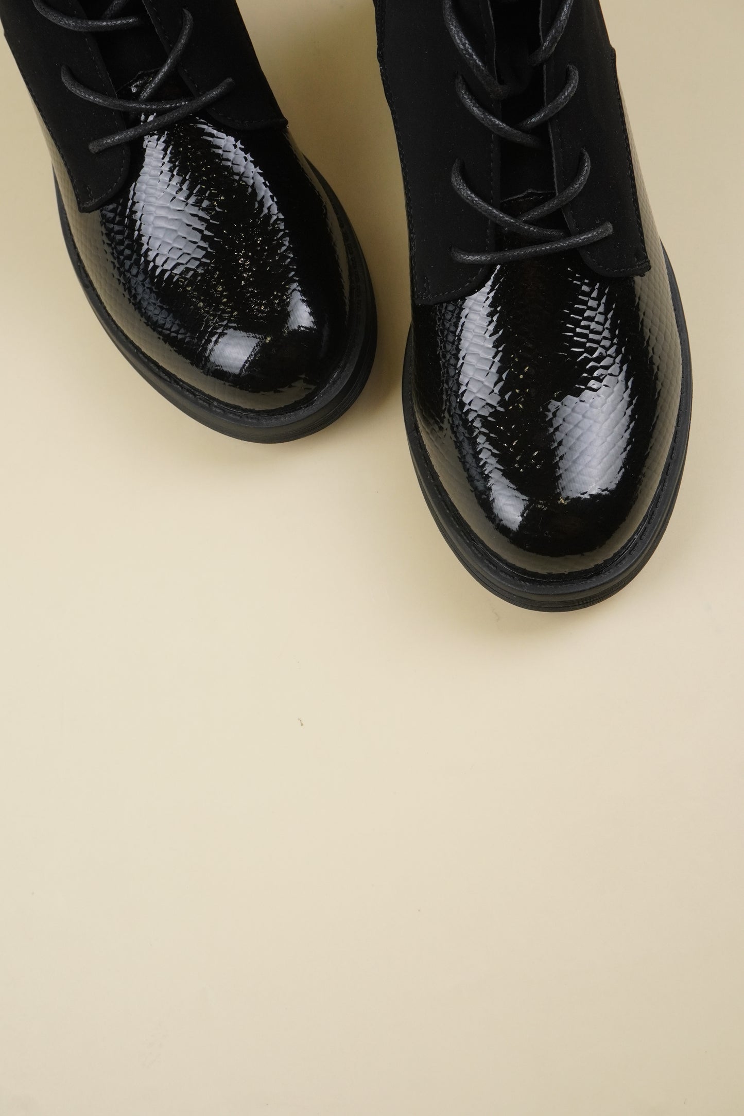 Women's Winter Flat Ankle Boots - Snake