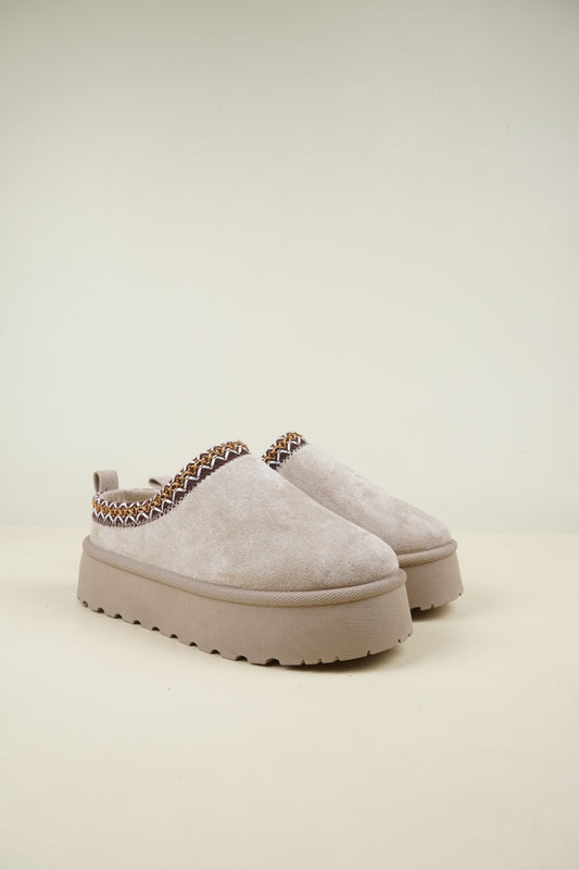 Platformed Winter Slippers - Beige