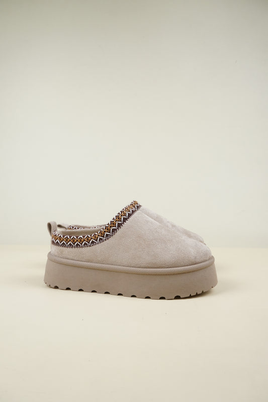 Platformed Winter Slippers - Beige