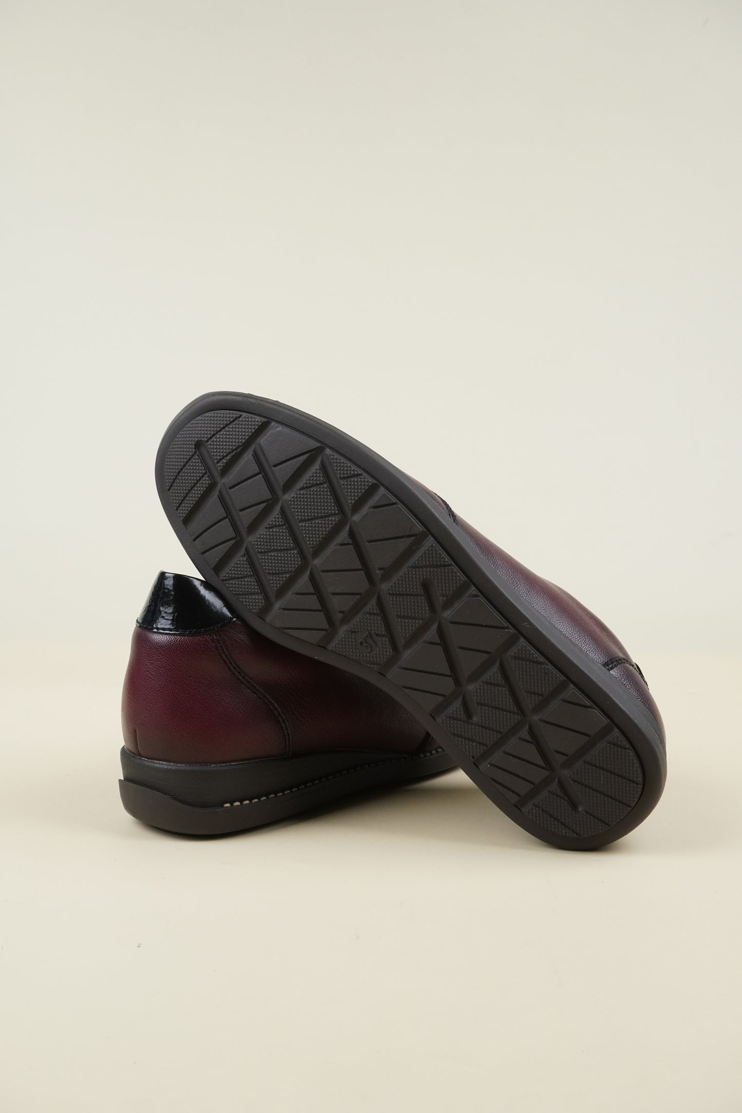 Comfort Slip-On Women's Shoes - Wine
