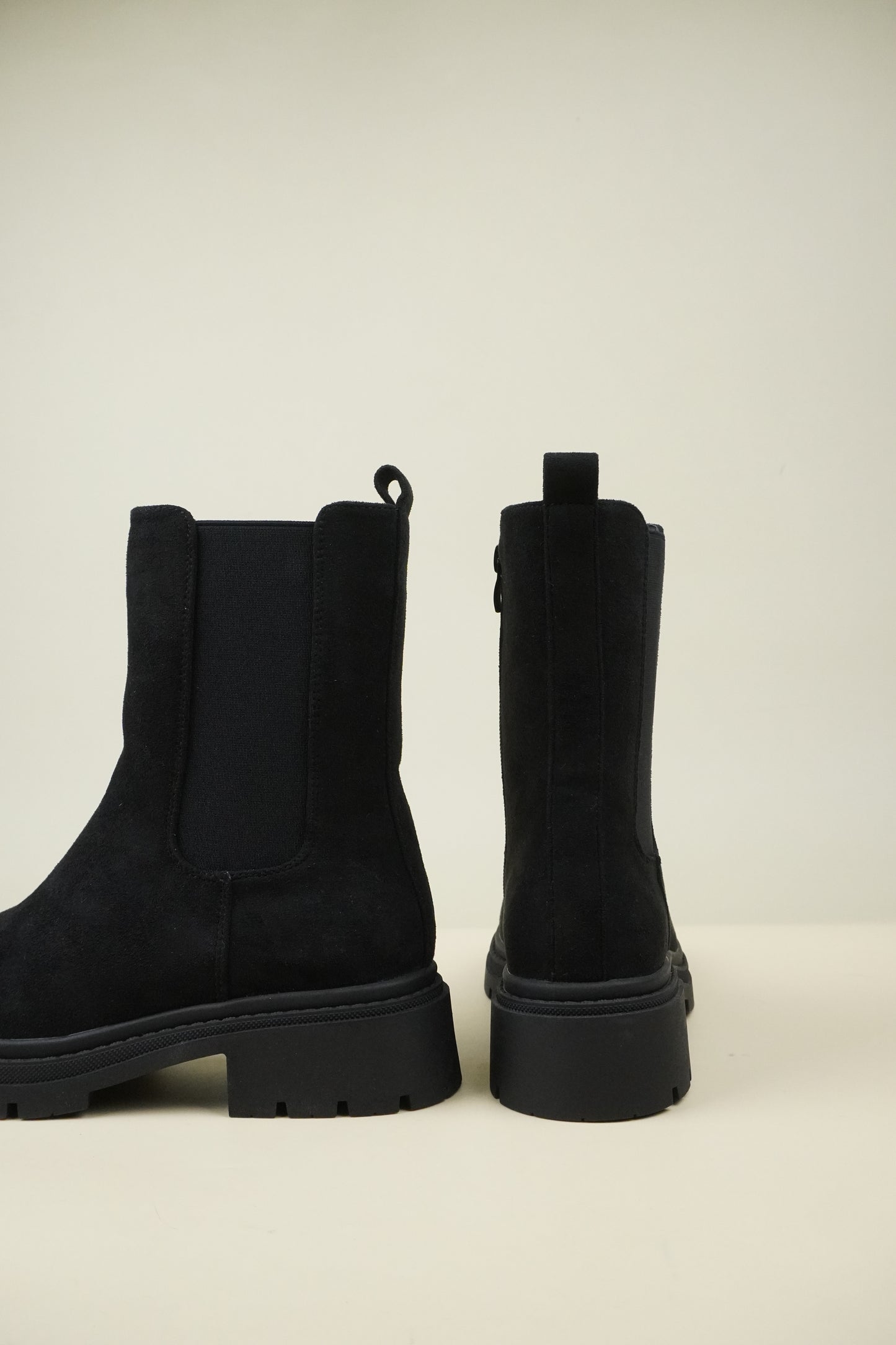 Chelsea Boots - Suede Black