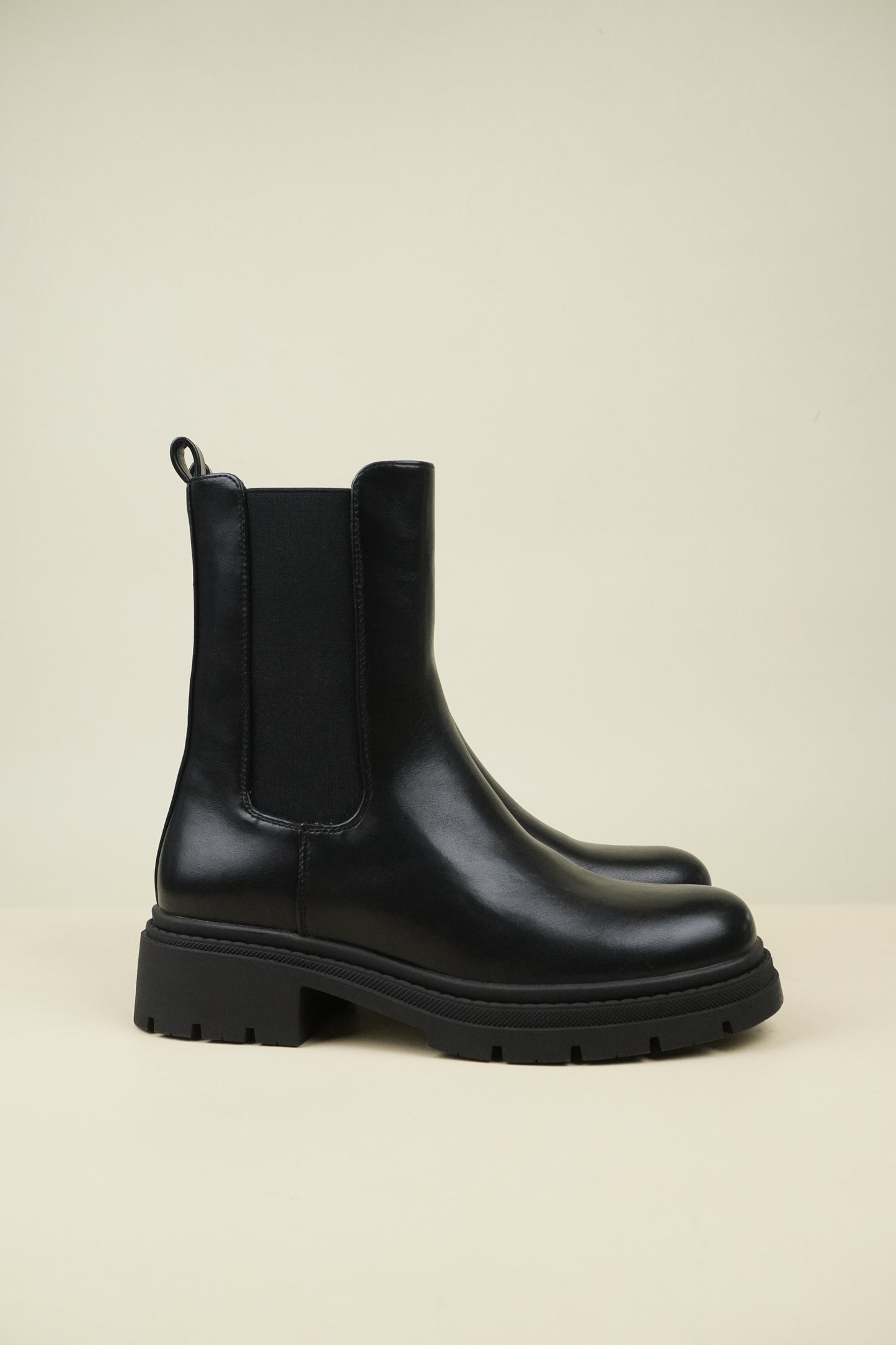 Chelsea Boots - Black