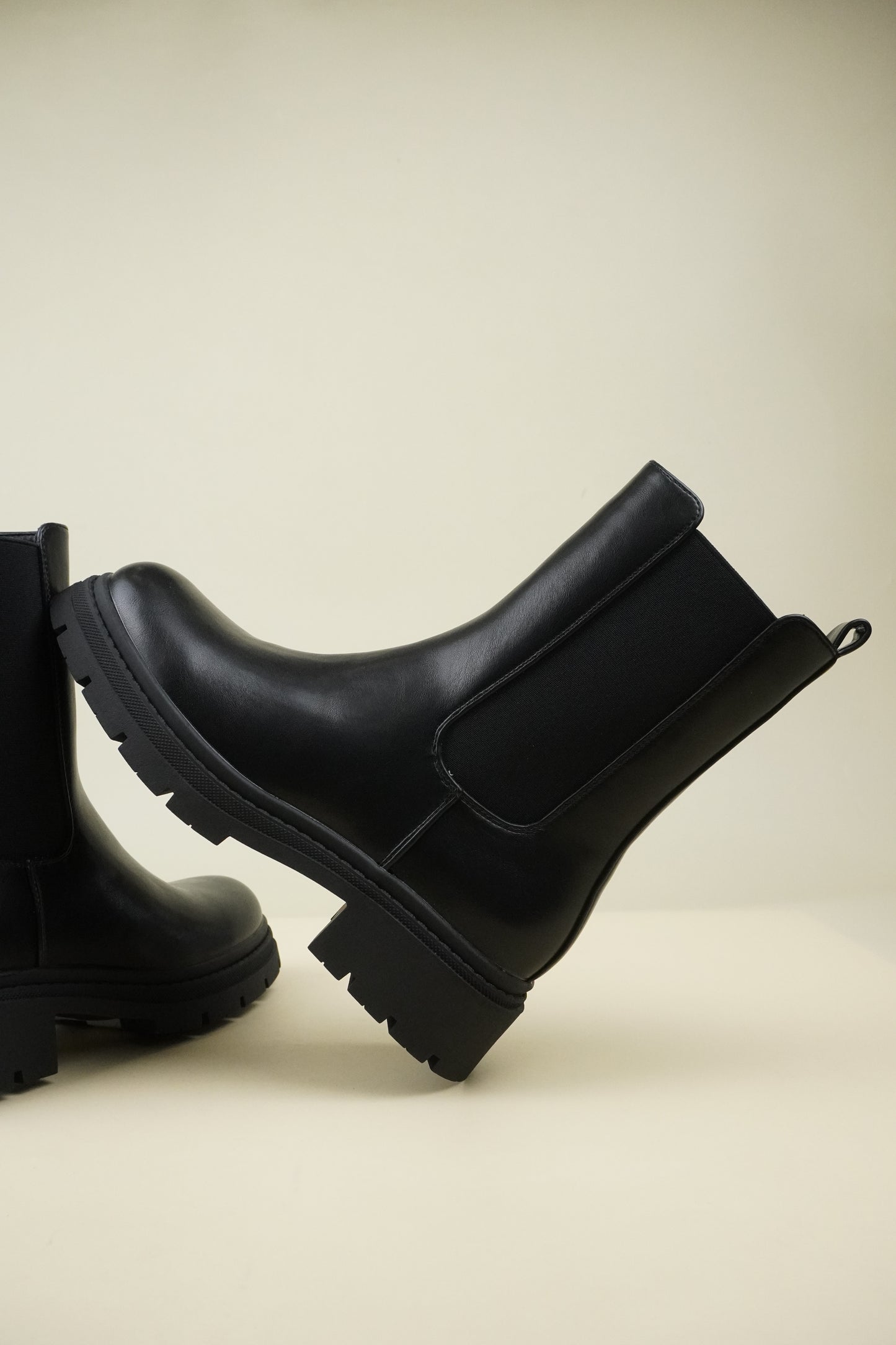 Chelsea Boots - Black