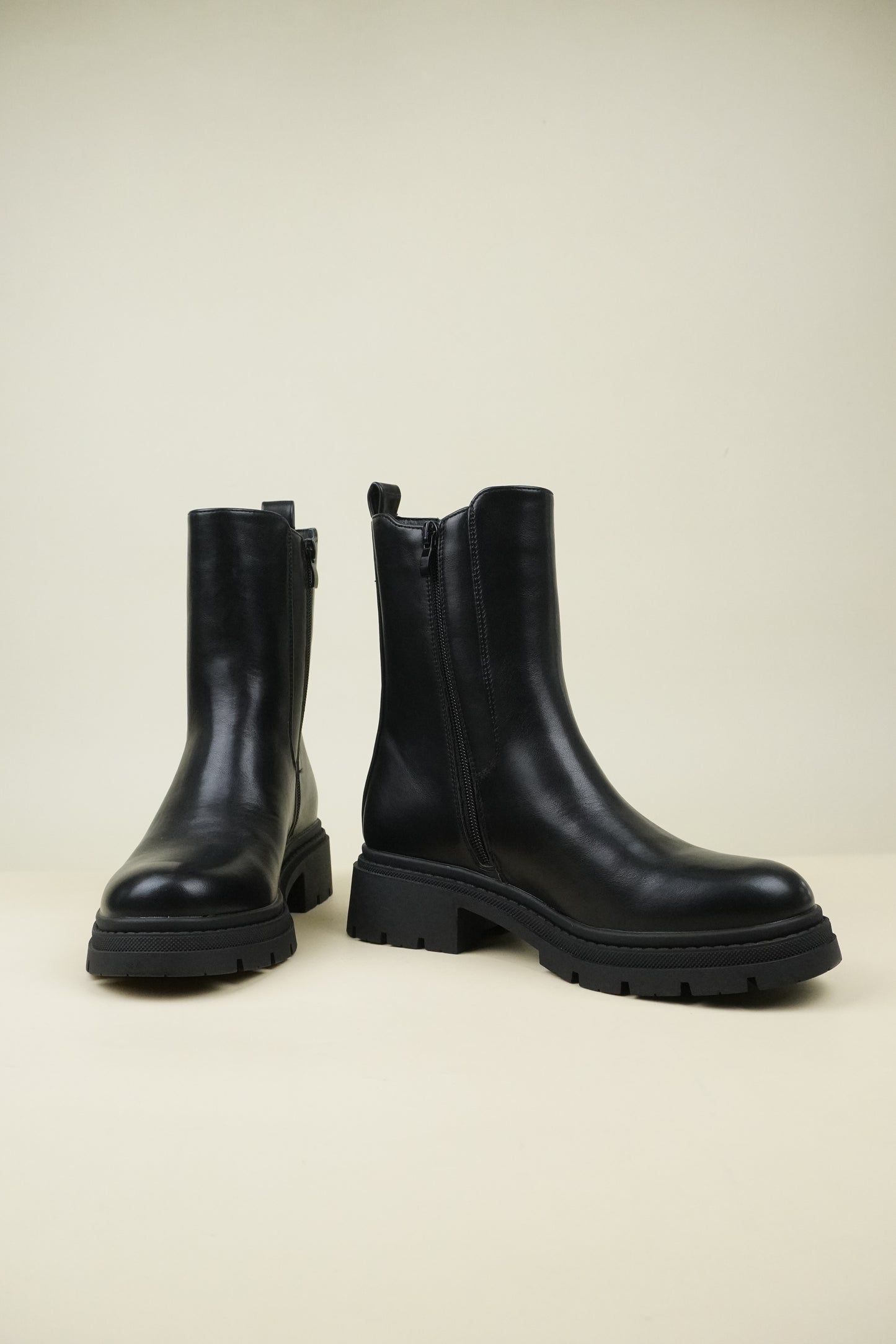 Chelsea Boots - Black