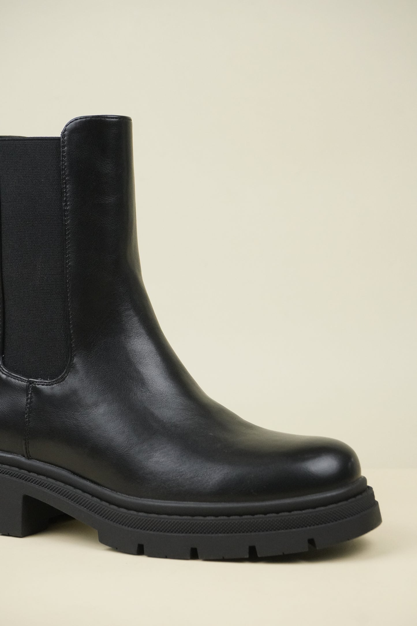 Chelsea Boots - Black