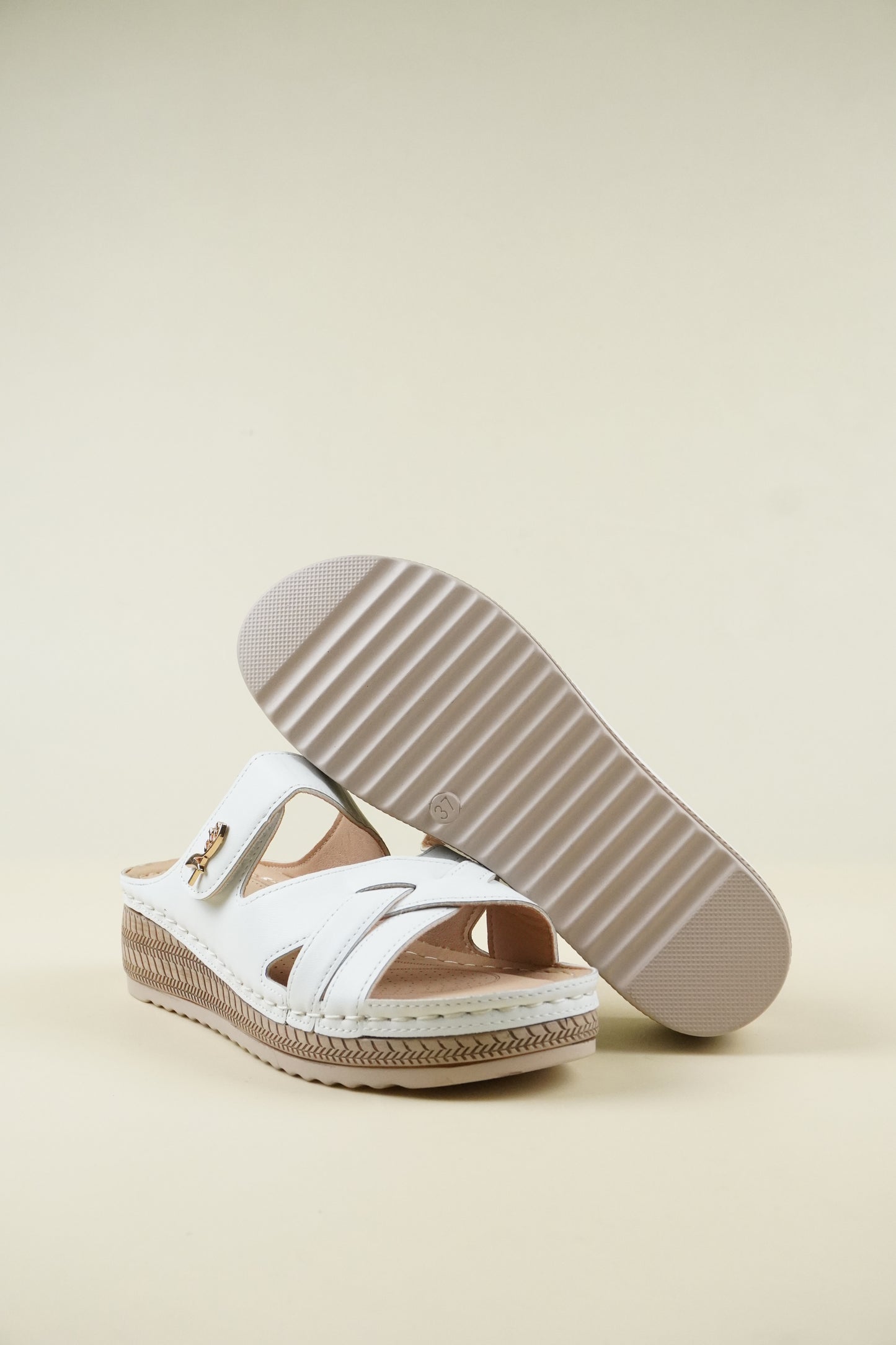 Open-Toe Wide-Fit Wedge Slippers 116 - White