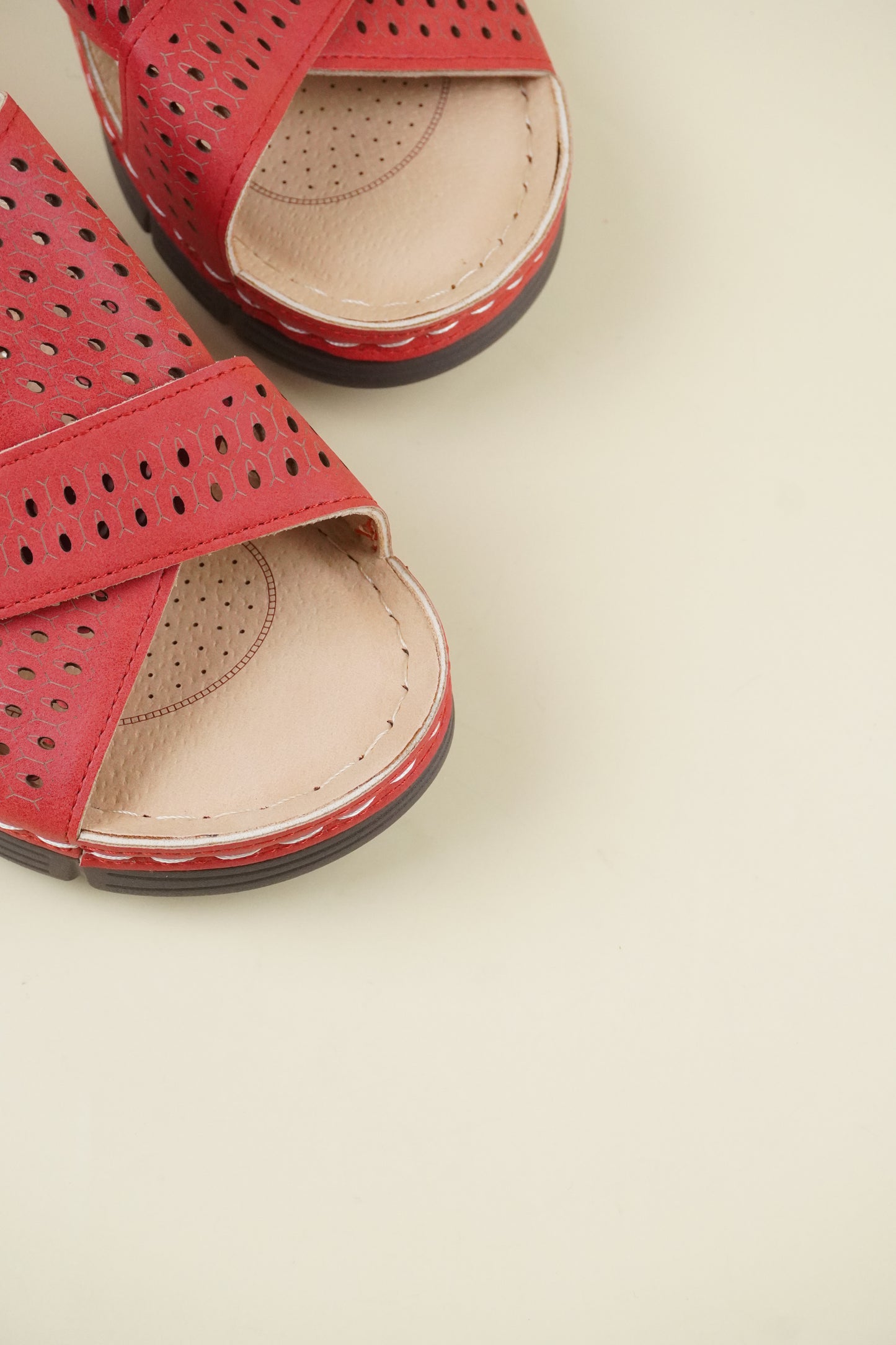Nyitott Orrú Széles Szabású Wedge Papucs 112 - Piros