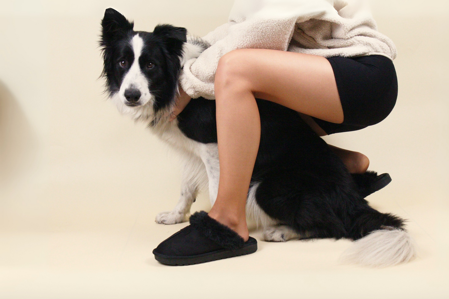 Fluffy Slippers - Black