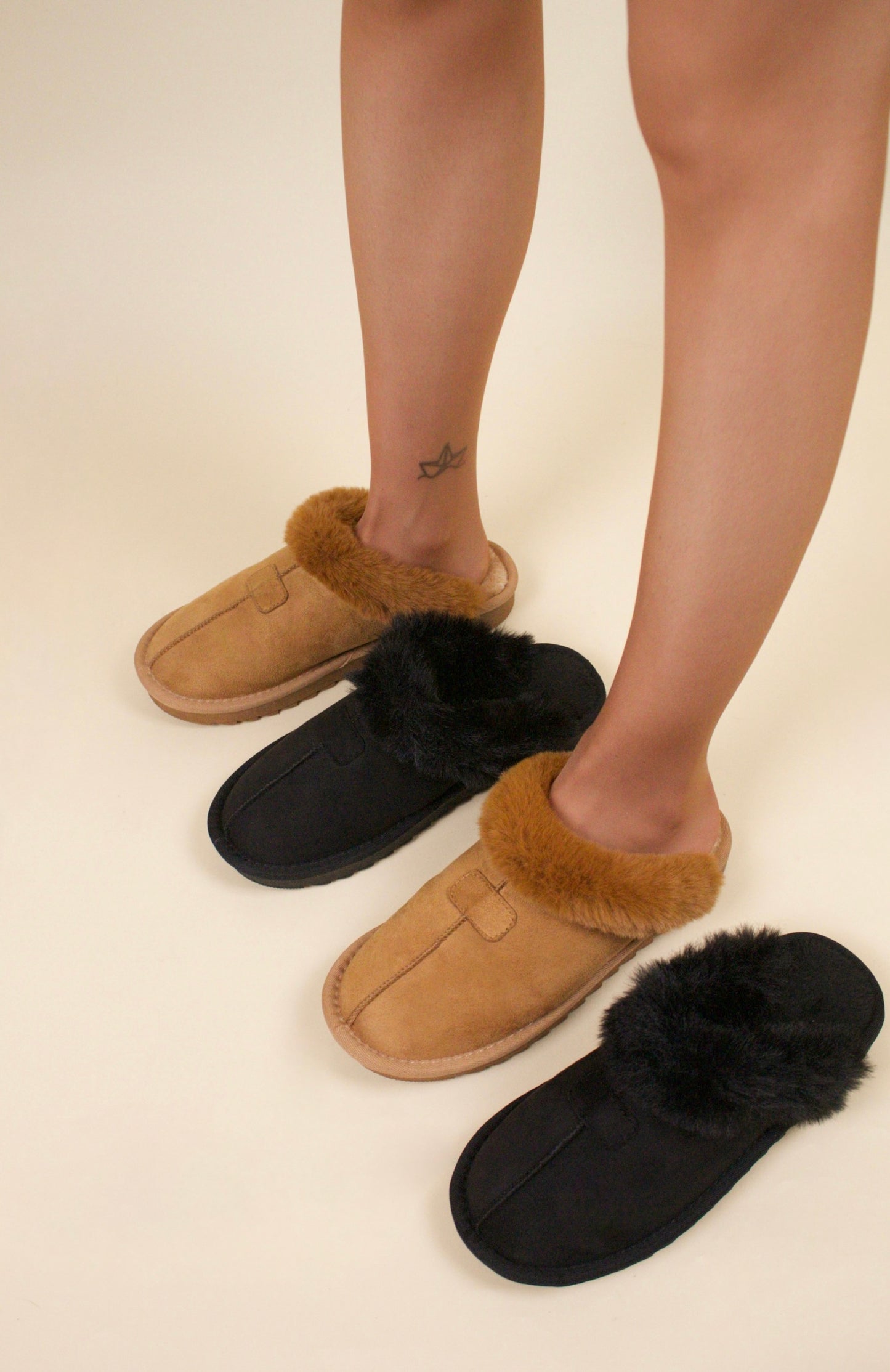 Fluffy Slippers - Black