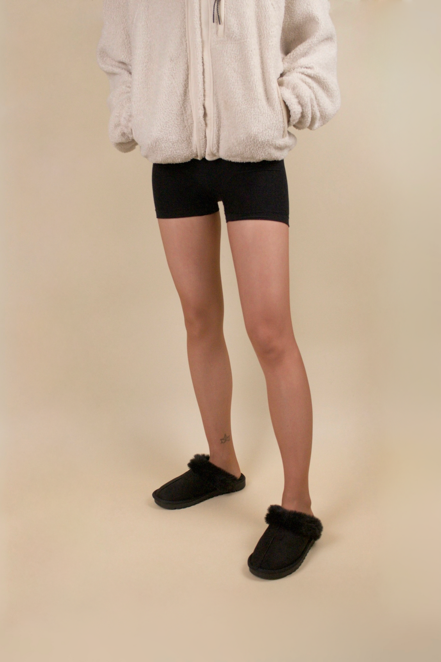 Fluffy Slippers - Black