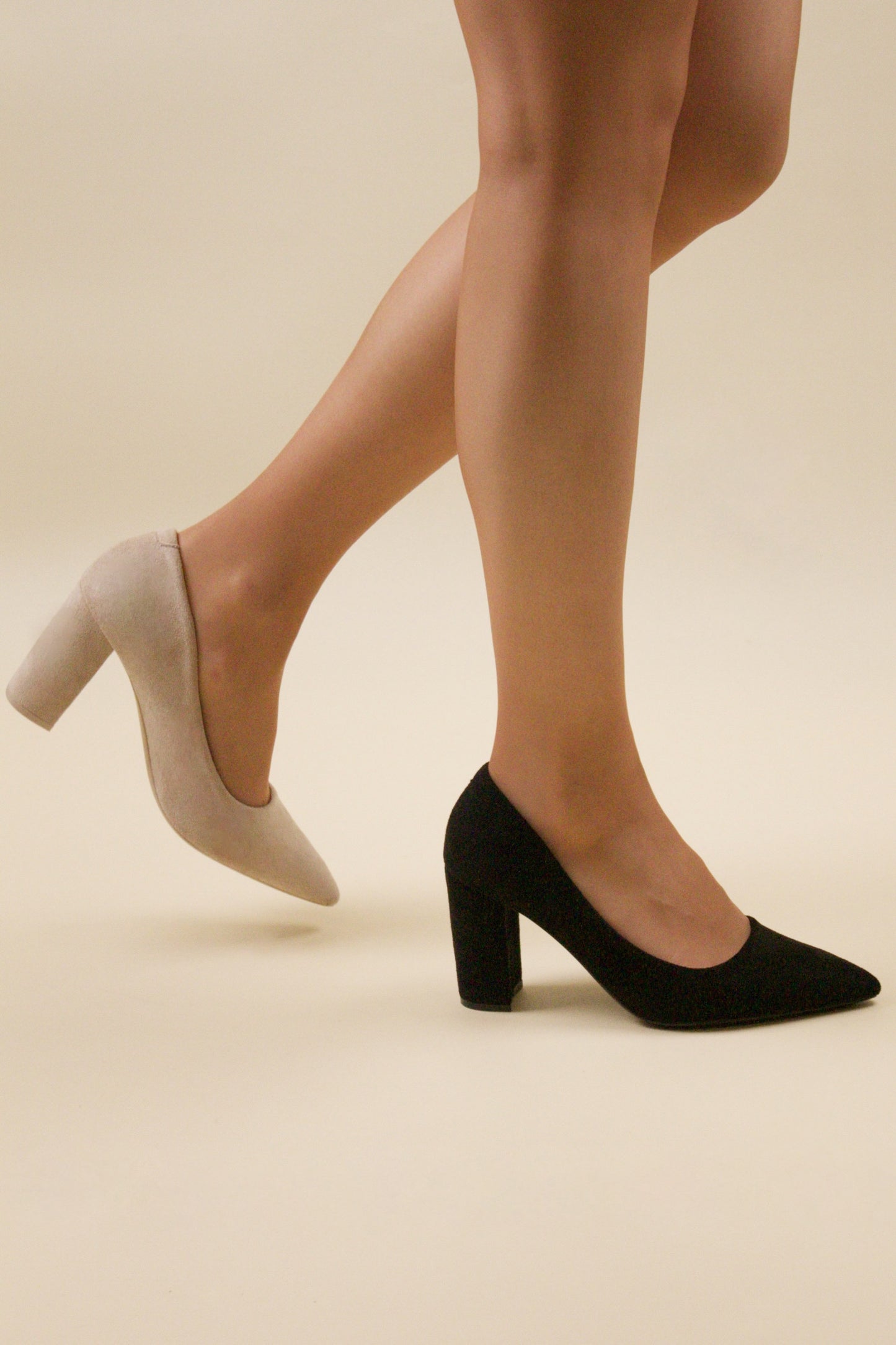 Suede Pumps - Black