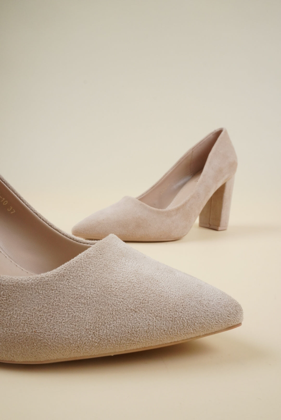 Suede Pumps - Beige