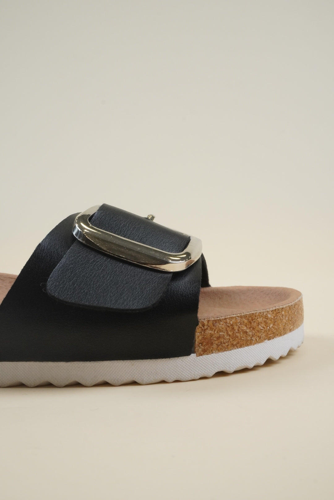 Single-Buckle Slippers - Black