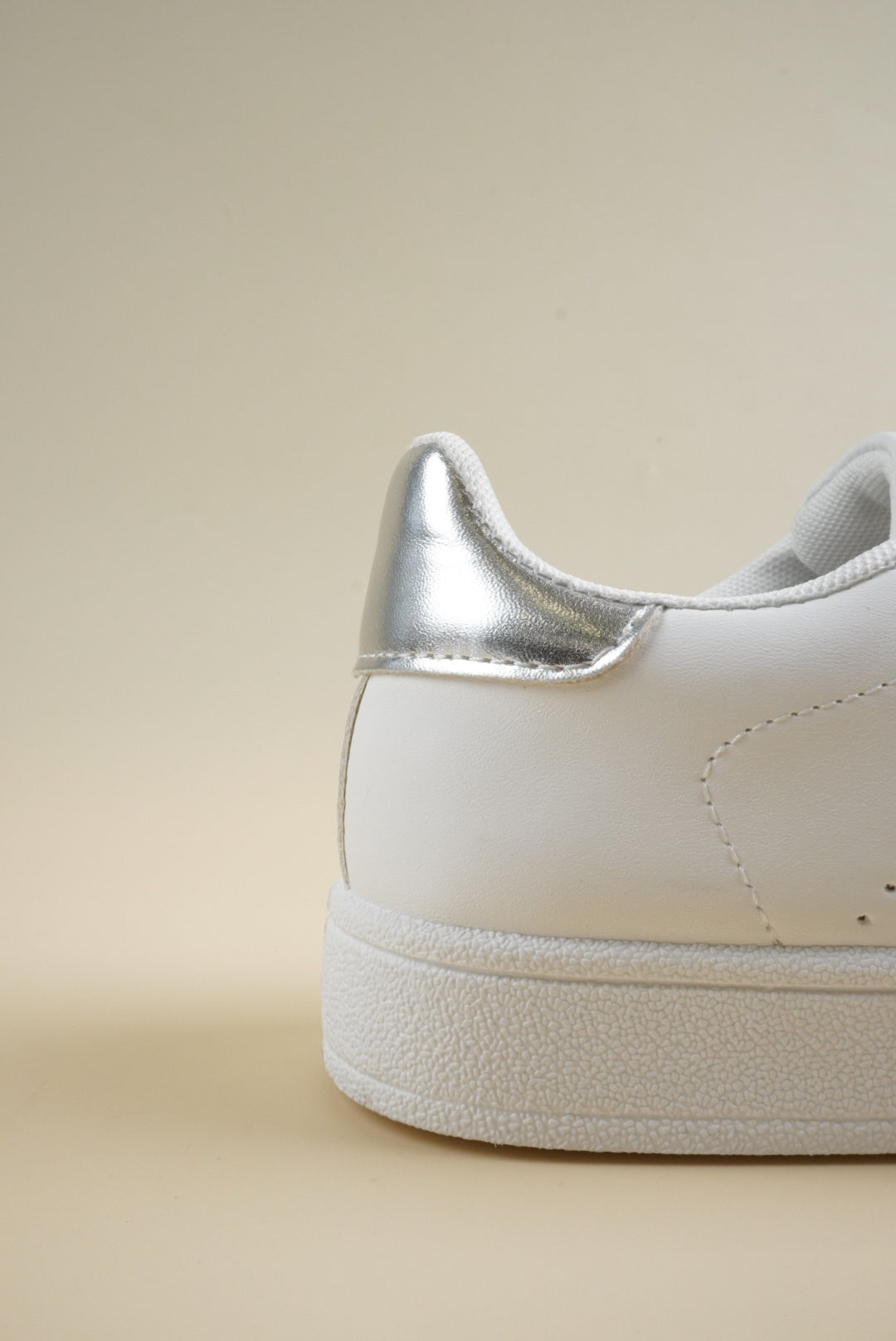 Simple Sneakers - White Silver