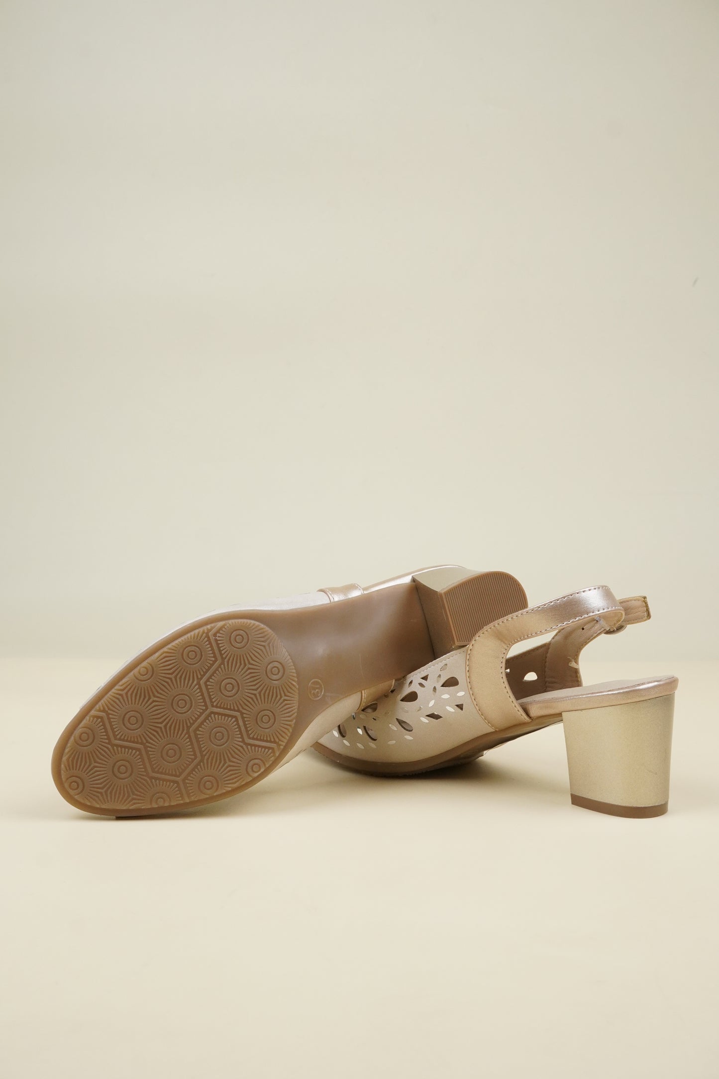 Női Középmagas Sarkú Slingback Szandál - Bézs