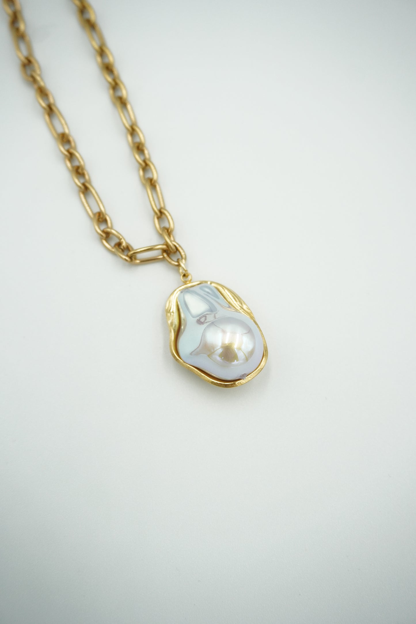 Baroque Imitation Pearl Pendant Necklace