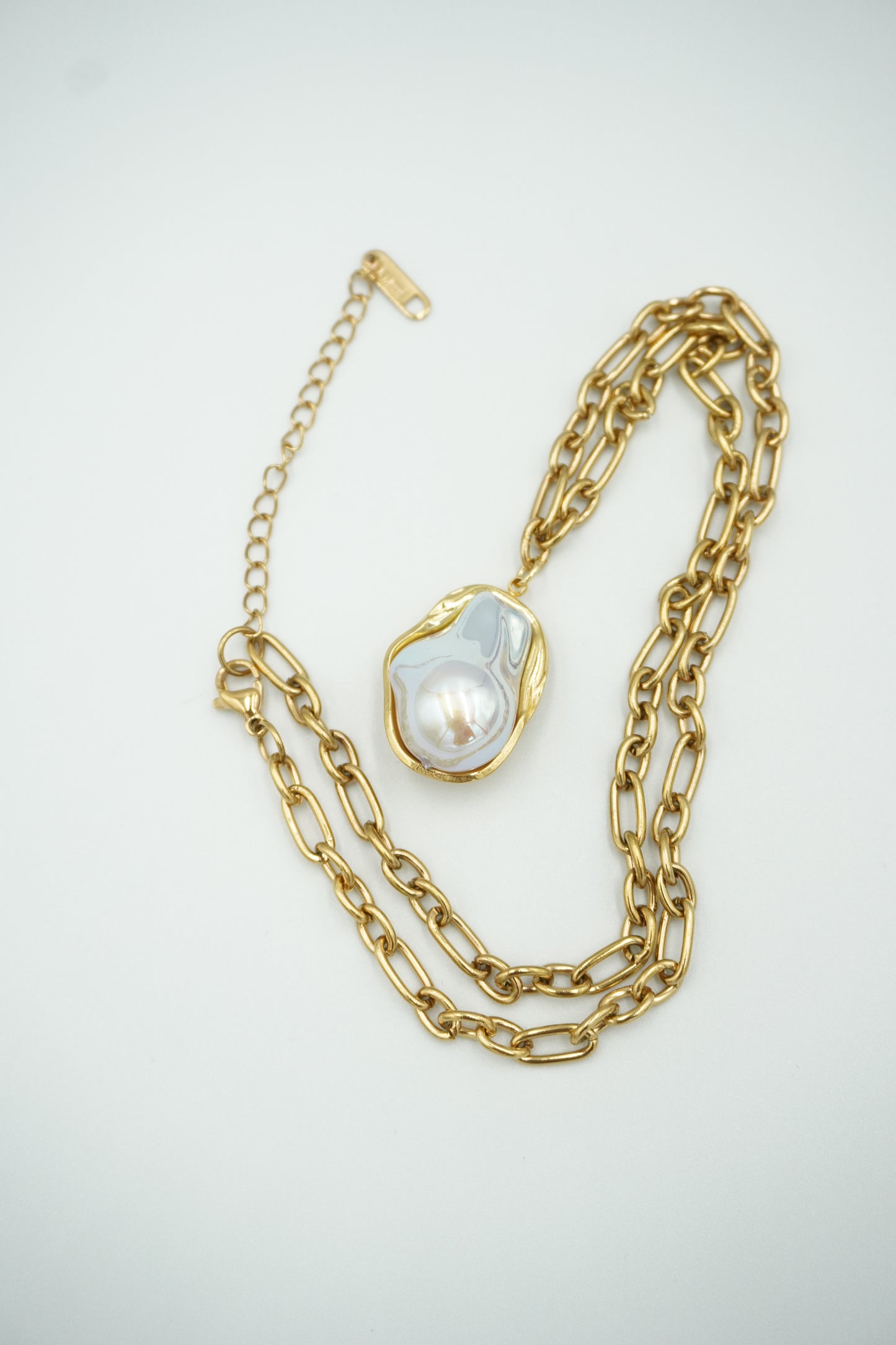 Baroque Imitation Pearl Pendant Necklace
