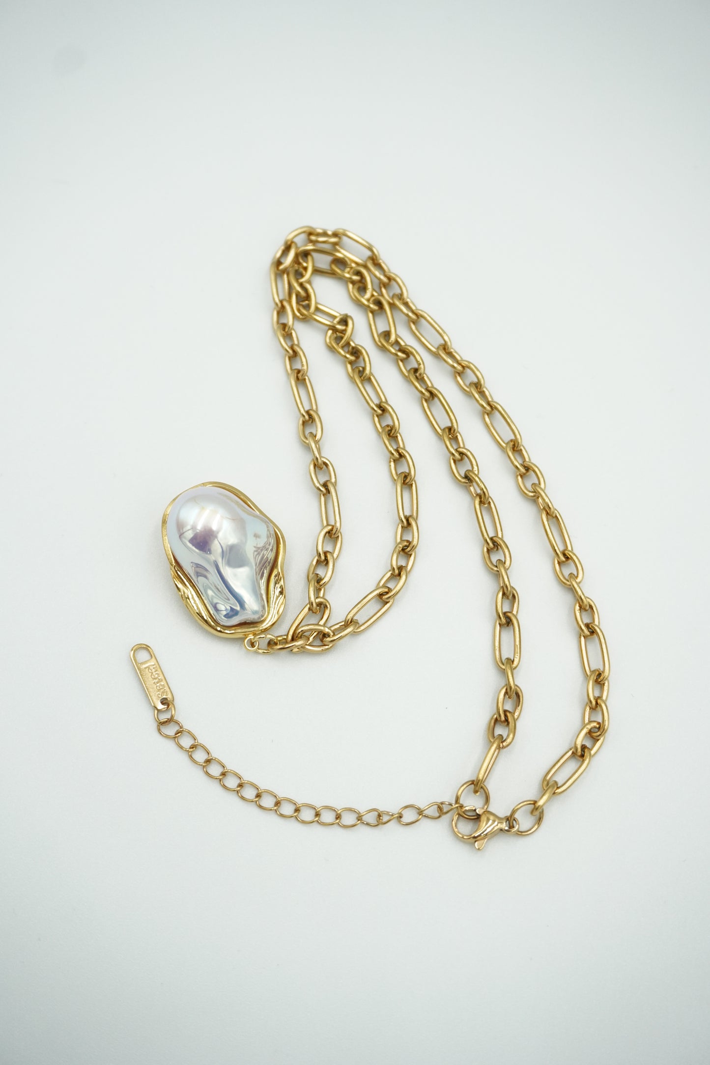 Baroque Imitation Pearl Pendant Necklace