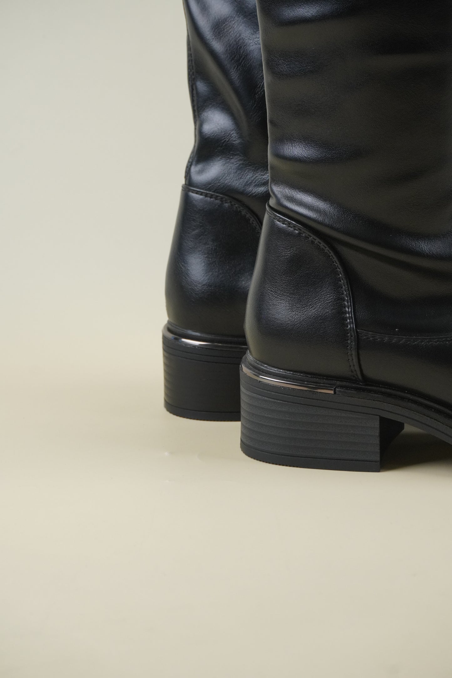 Térd Fölötti Csizma - Fekete