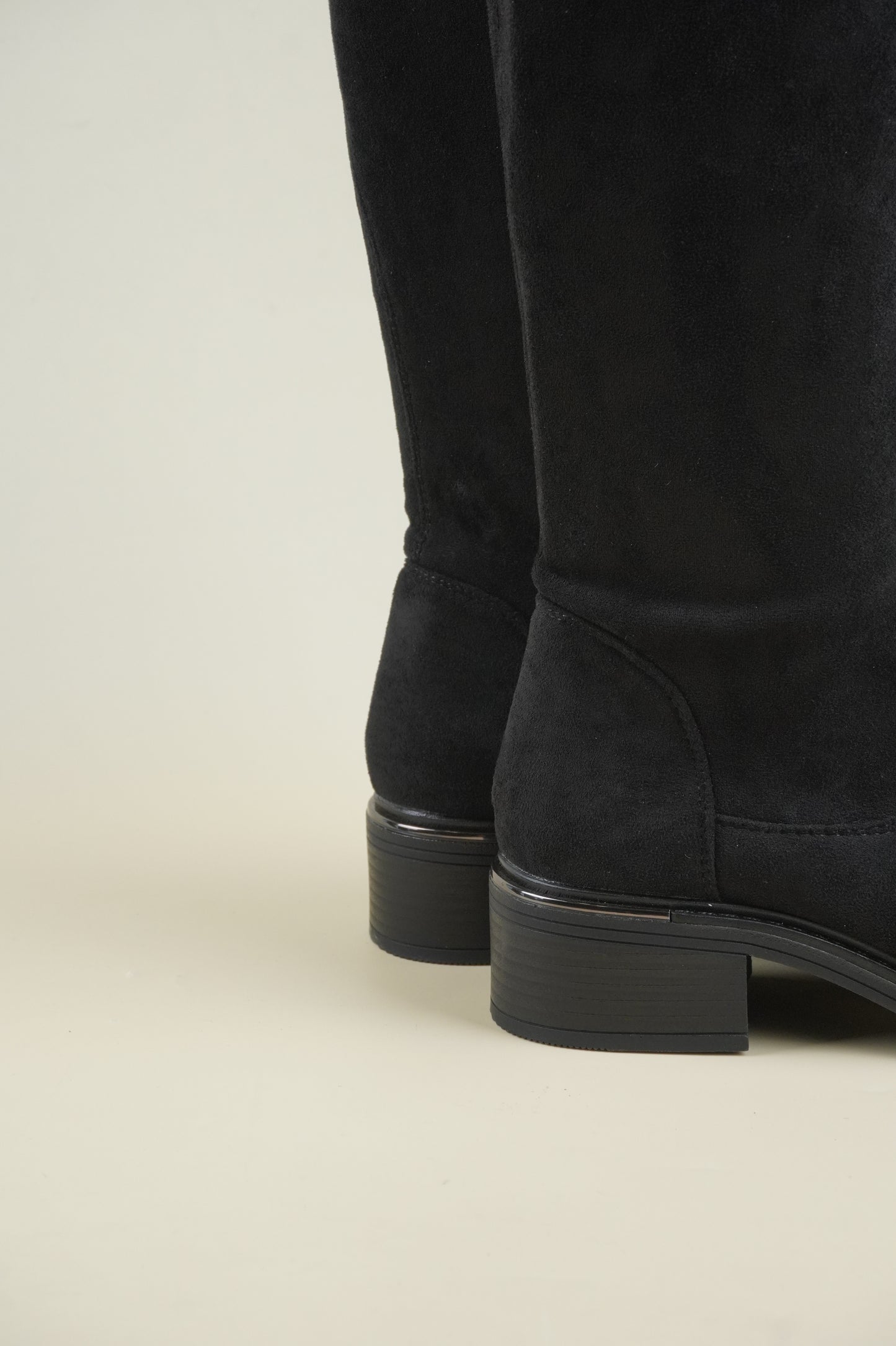 Térd Fölötti Csizma – Fekete Velúr